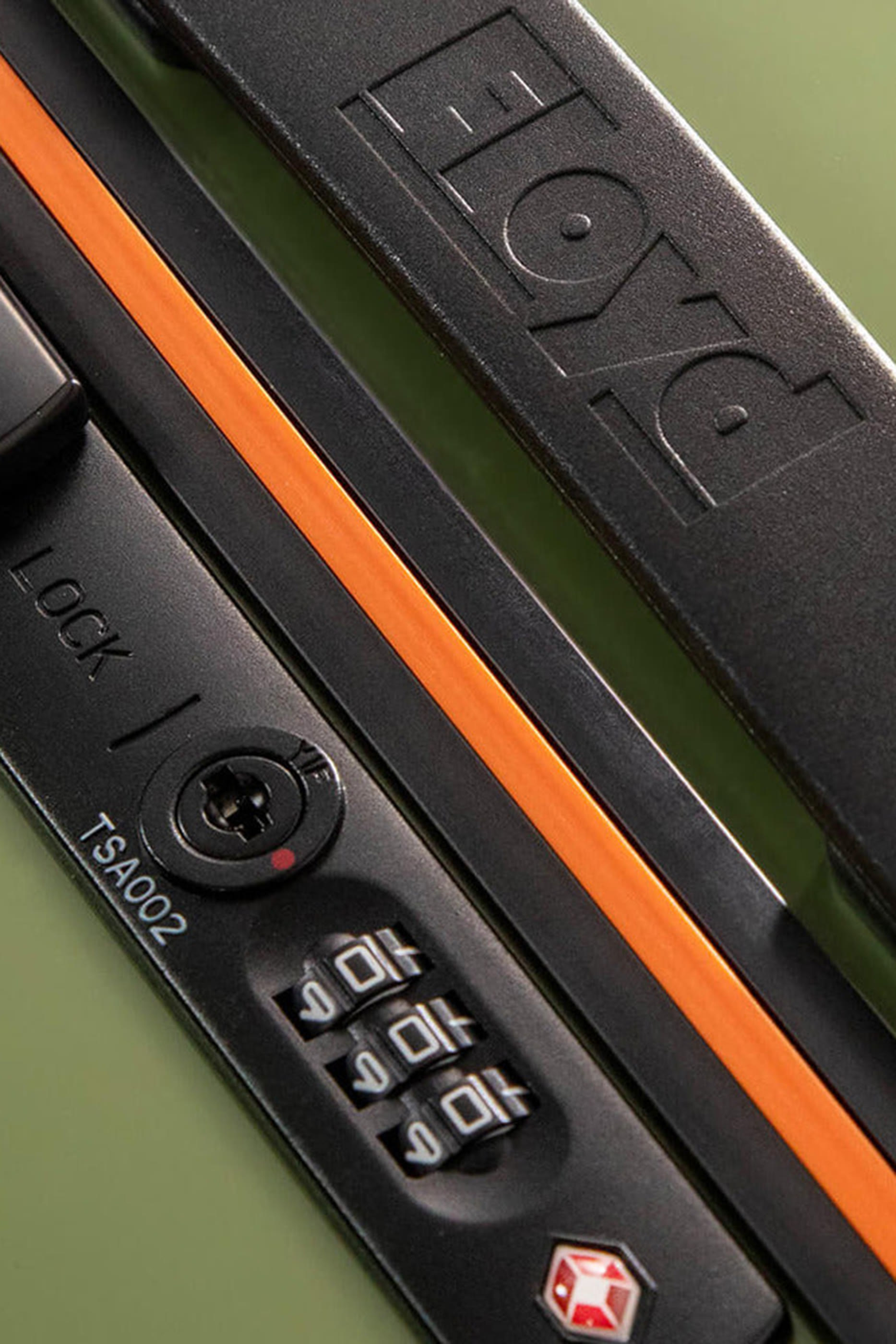 حقيبة سفر ترانك