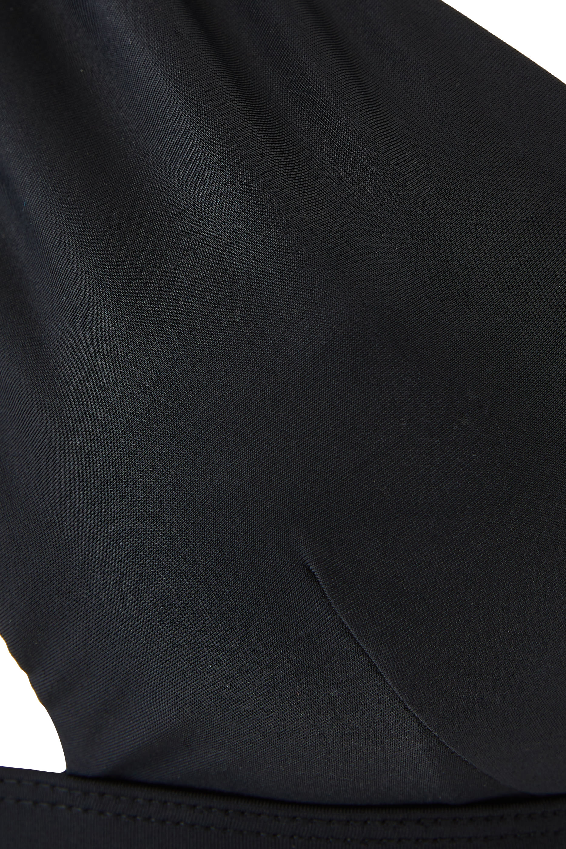 قطعة بيكيني علوية لورين بكتف واحد مكشوف