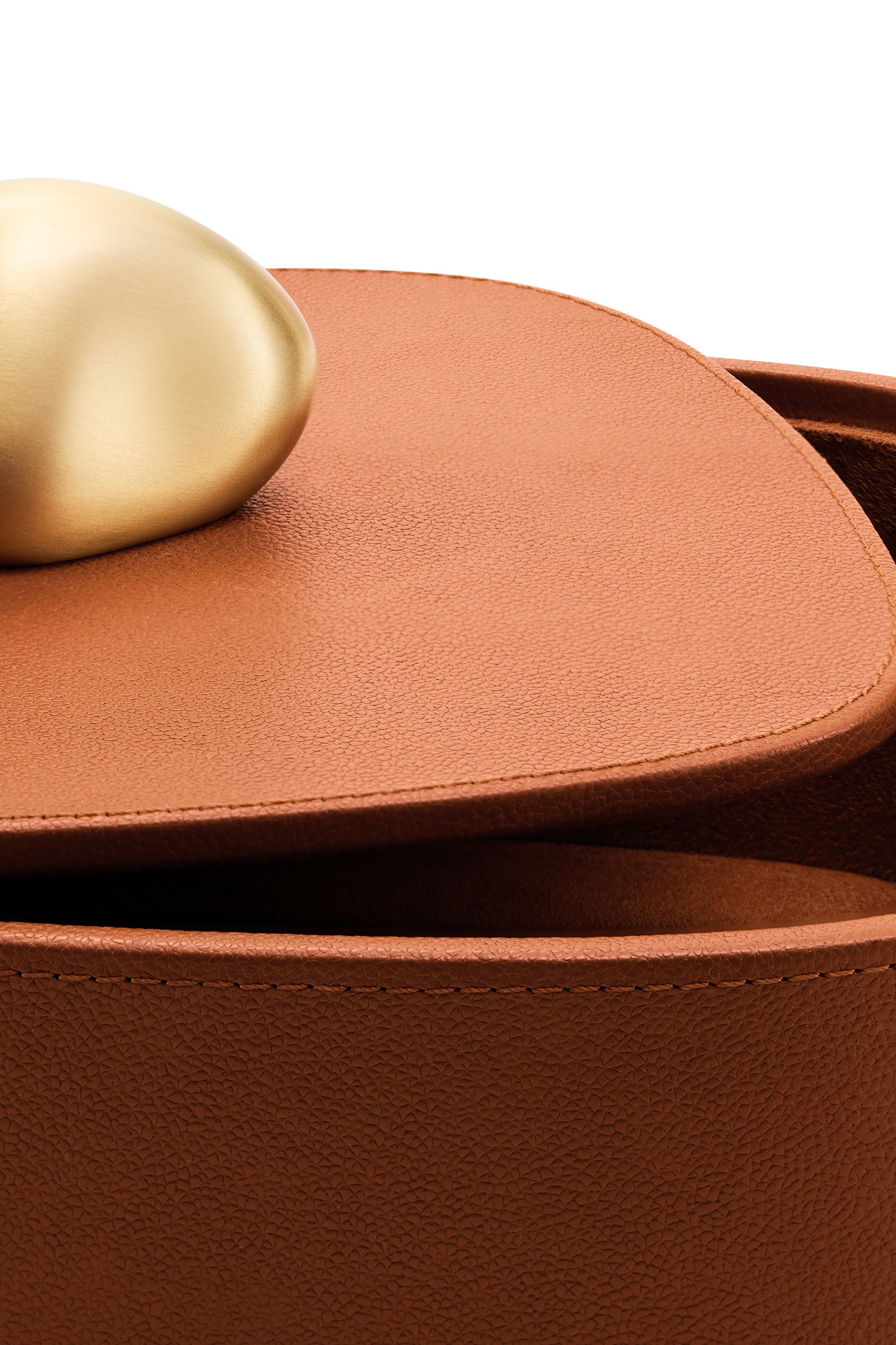 صندوق حلي بارز الملمس