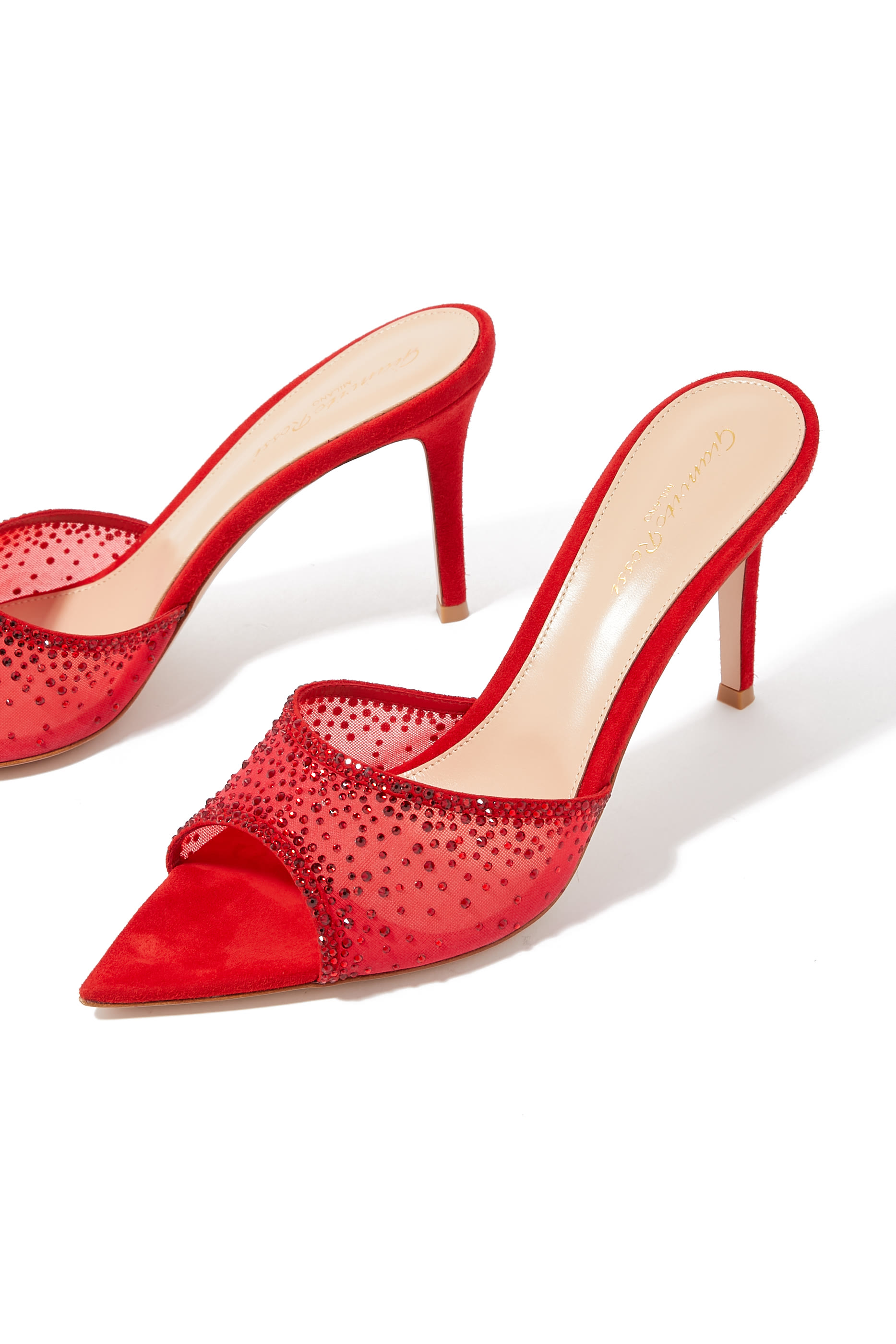 حذاء رانيا مفتوح من الخلف 85