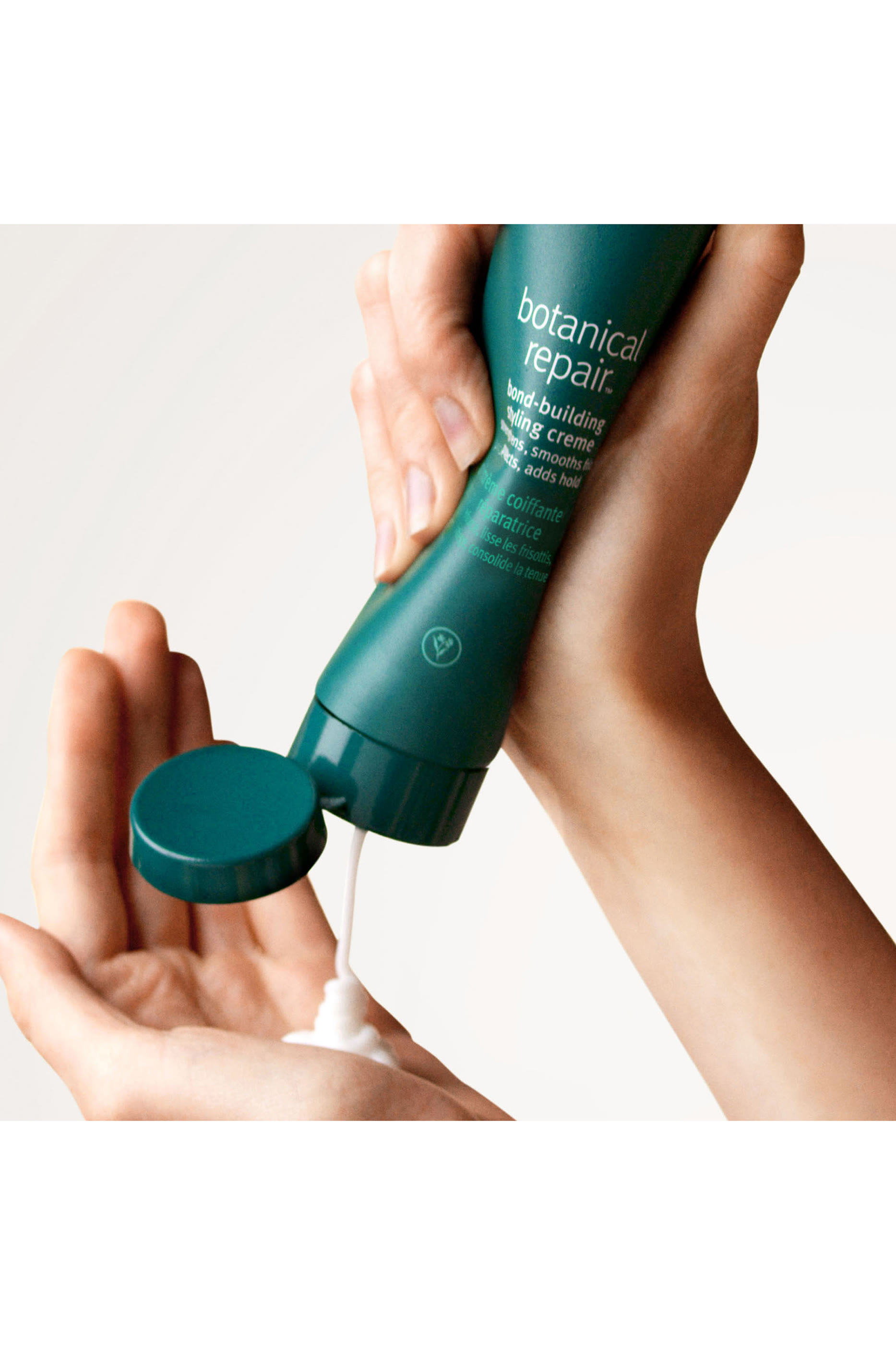 مجموعة هدايا أساسية بوتانيكال ريبير لتقوية وتصفيف الشعر