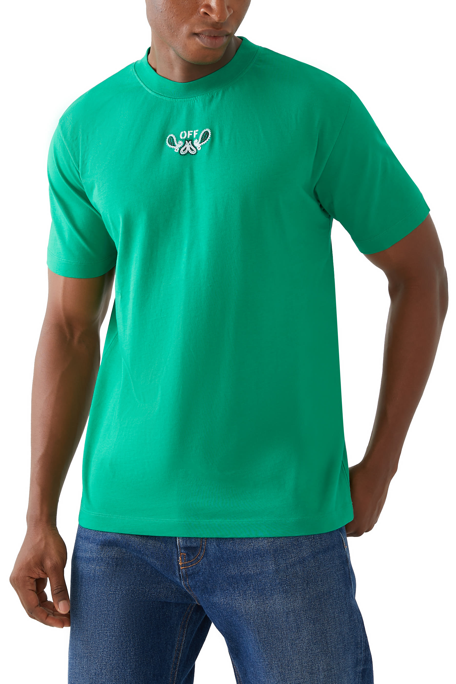 تيشيرت بطبعات باندانا وأسهم