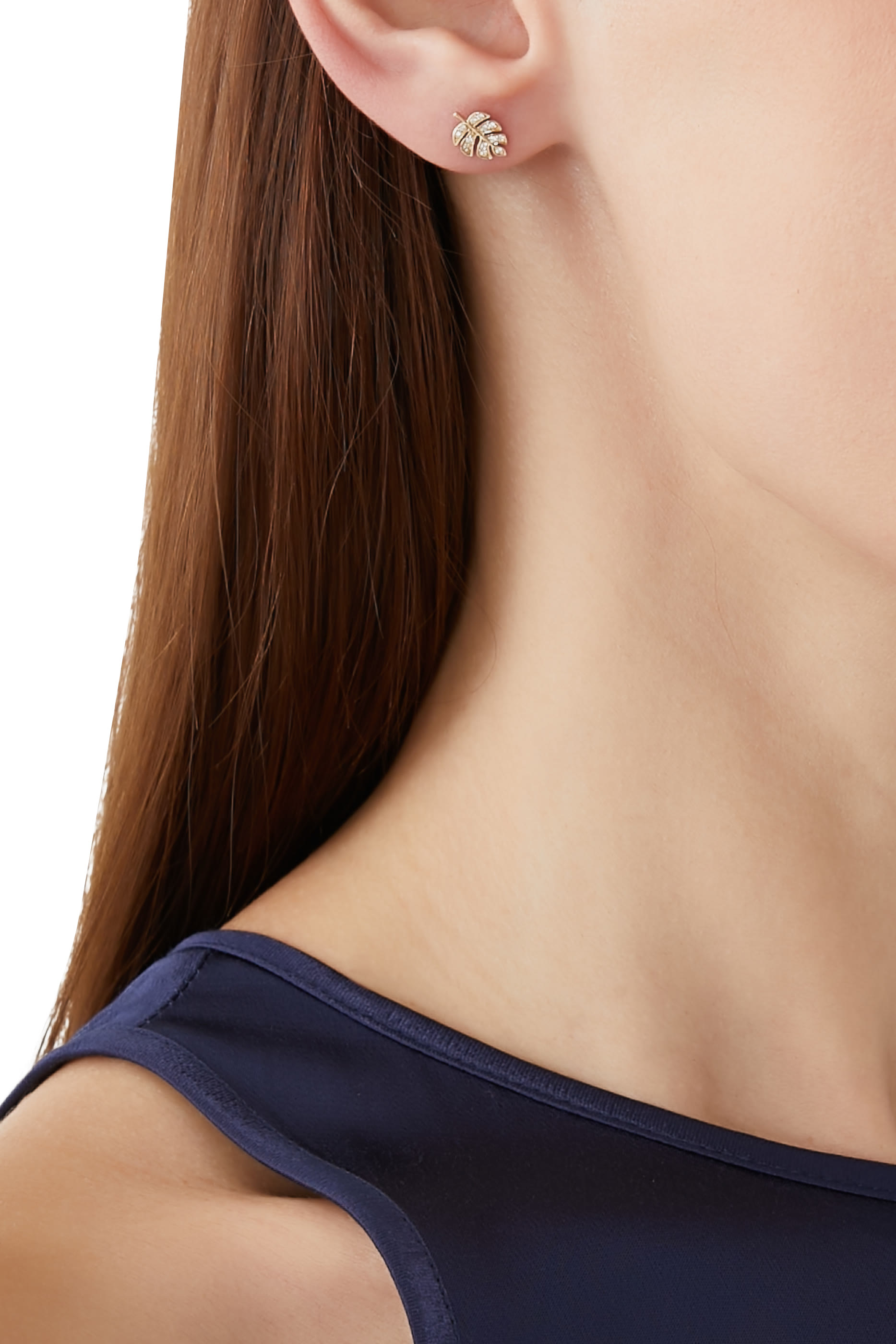 أقراط بتصميم ورقة مونيستيرا صغيرة مرصعة بالماس، ذهب أصفر عيار 14