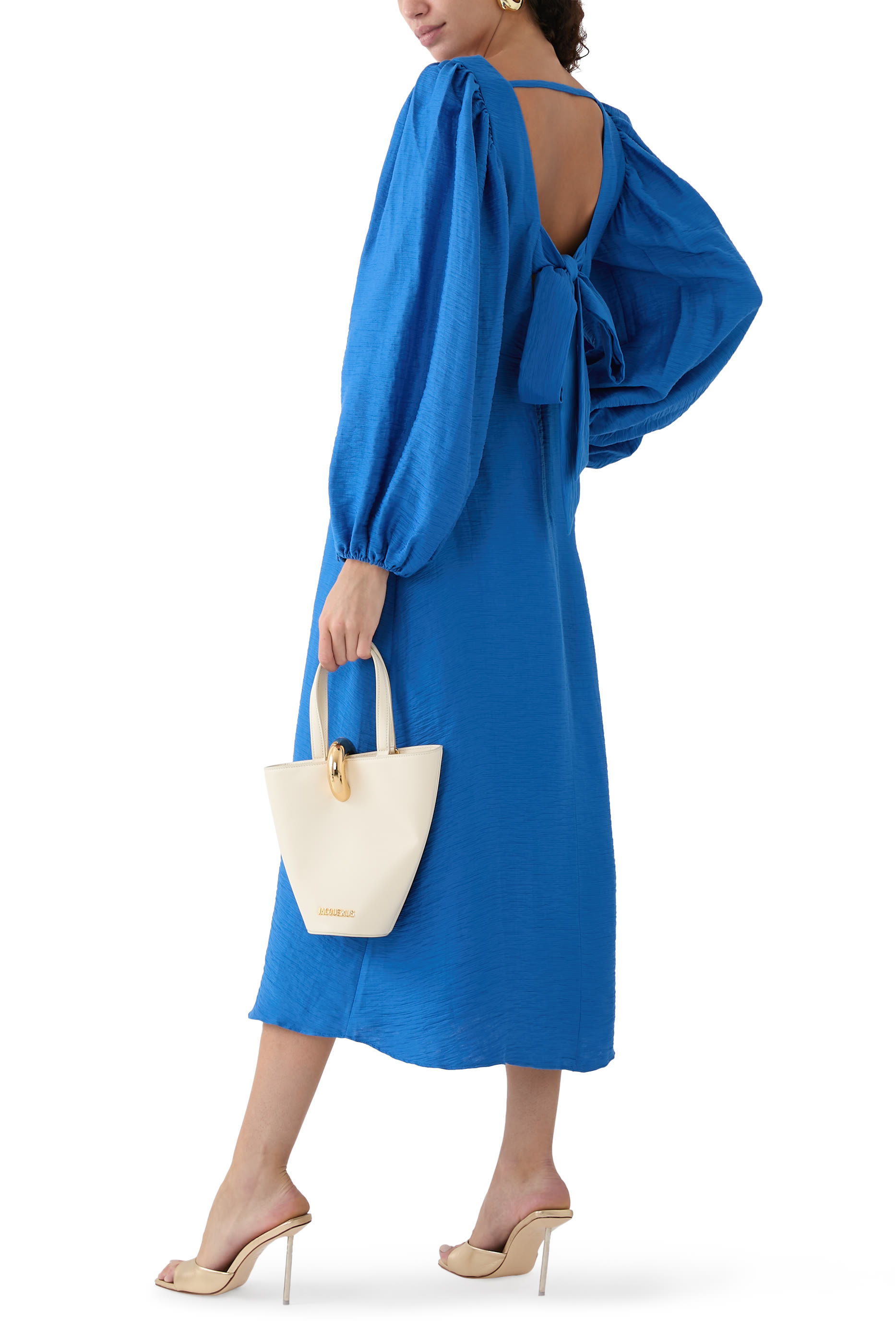 فستان زيندايا متوسط الطول بأكمام منفوخة