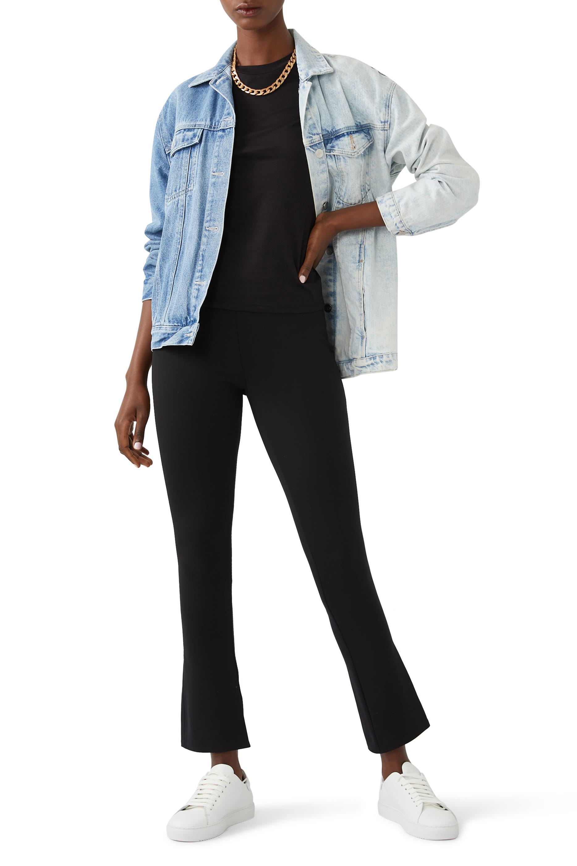 تيشيرت قطن بقصّة ضيقة