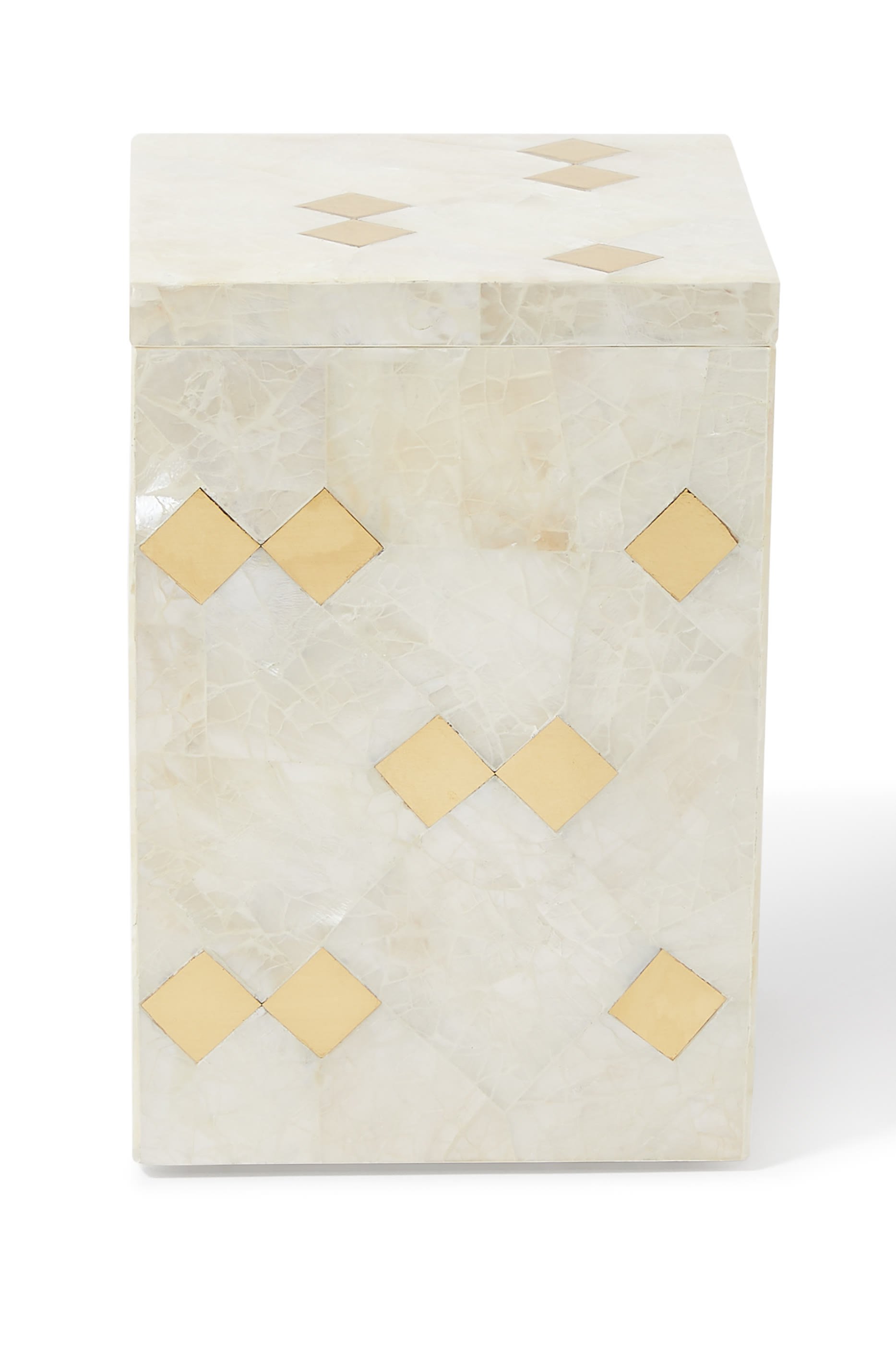 صندوق بتصميم مربع صدف