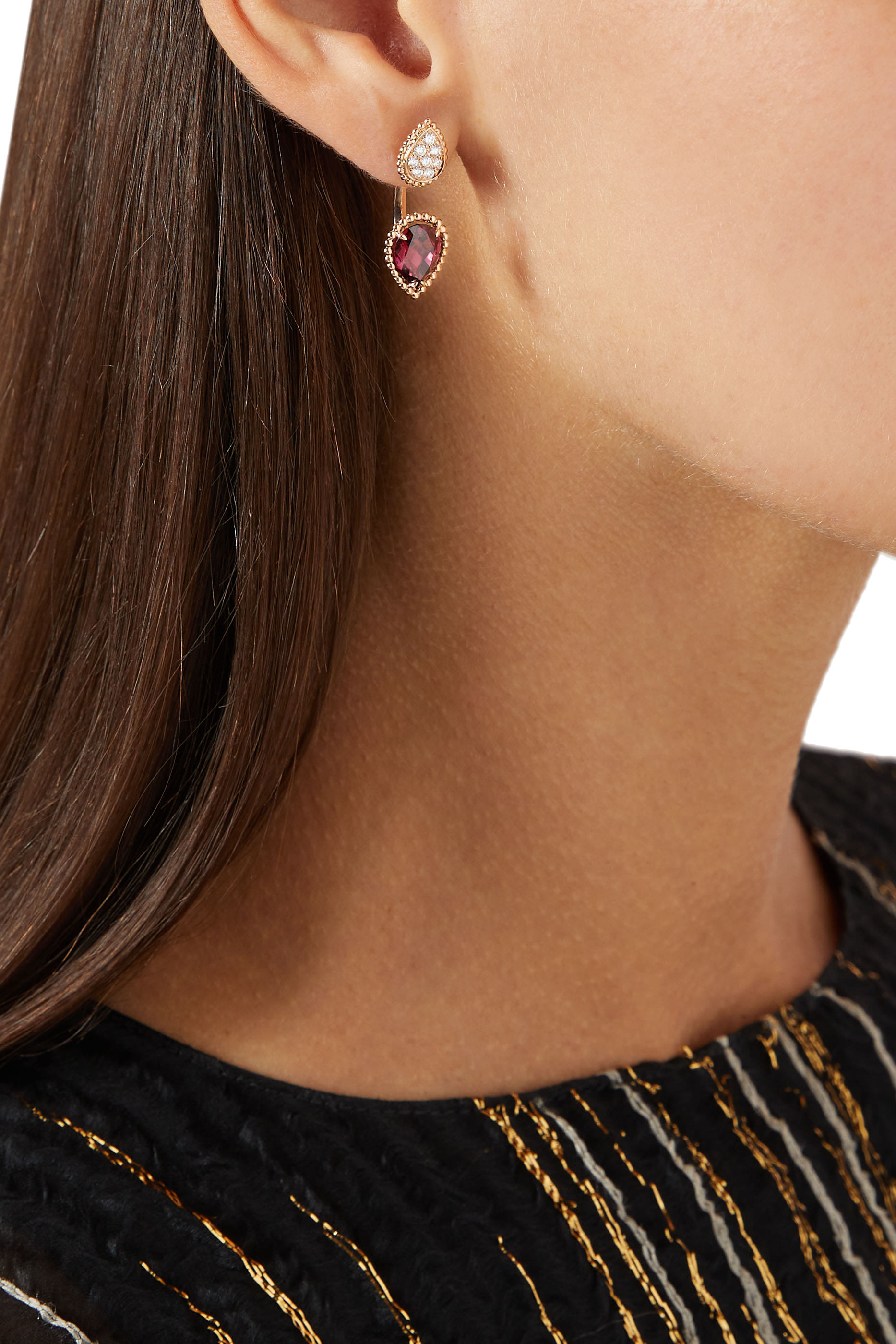 قرط سيربنت بوهيم بتصميم دمعتين مرصعتين بماس ورودوليت