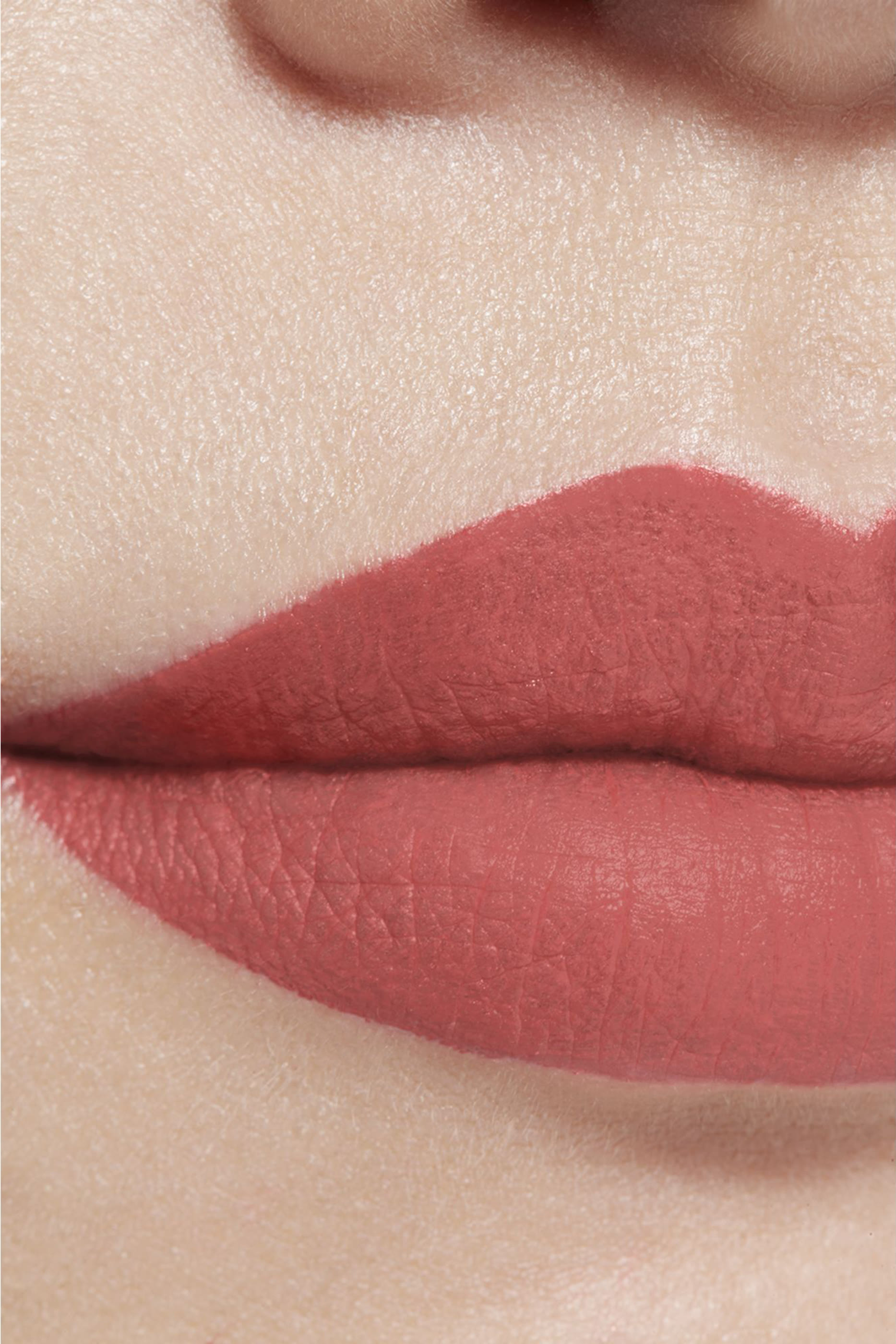 احمر شفاه Chanel Rouge Allure Liquid Velvet Ultrawear Intense مات سائل