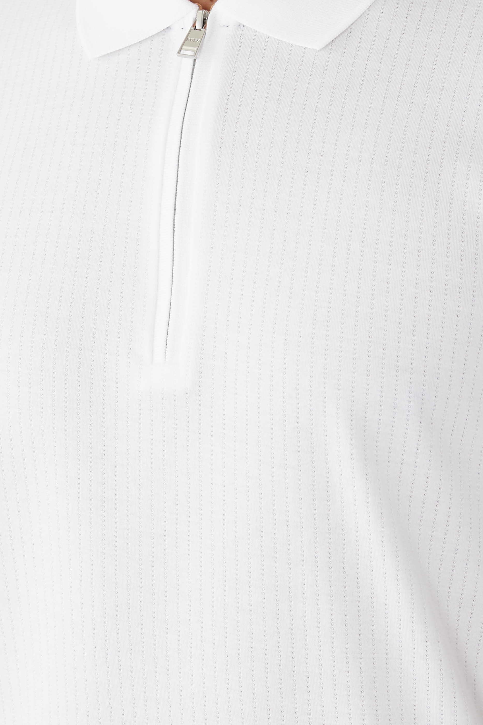 قميص بولو بقصة ضيقة بياقة بسحاب