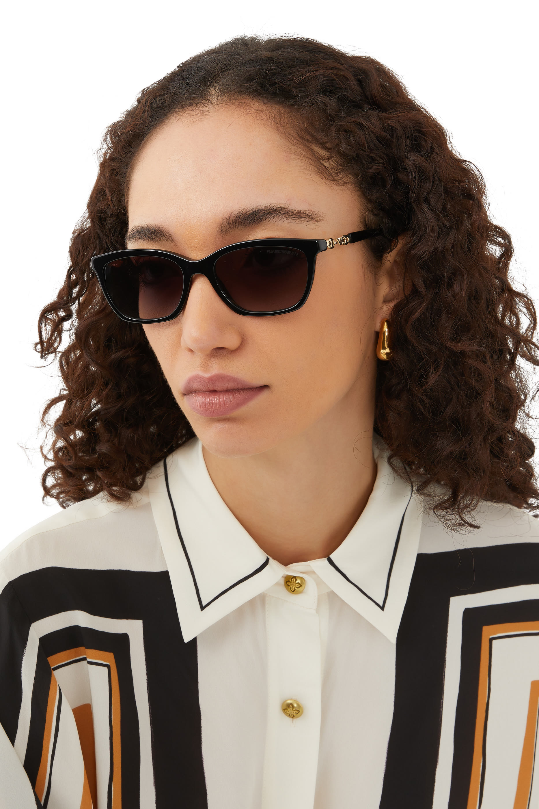 نظارة شمسية بتصميم عين القطة