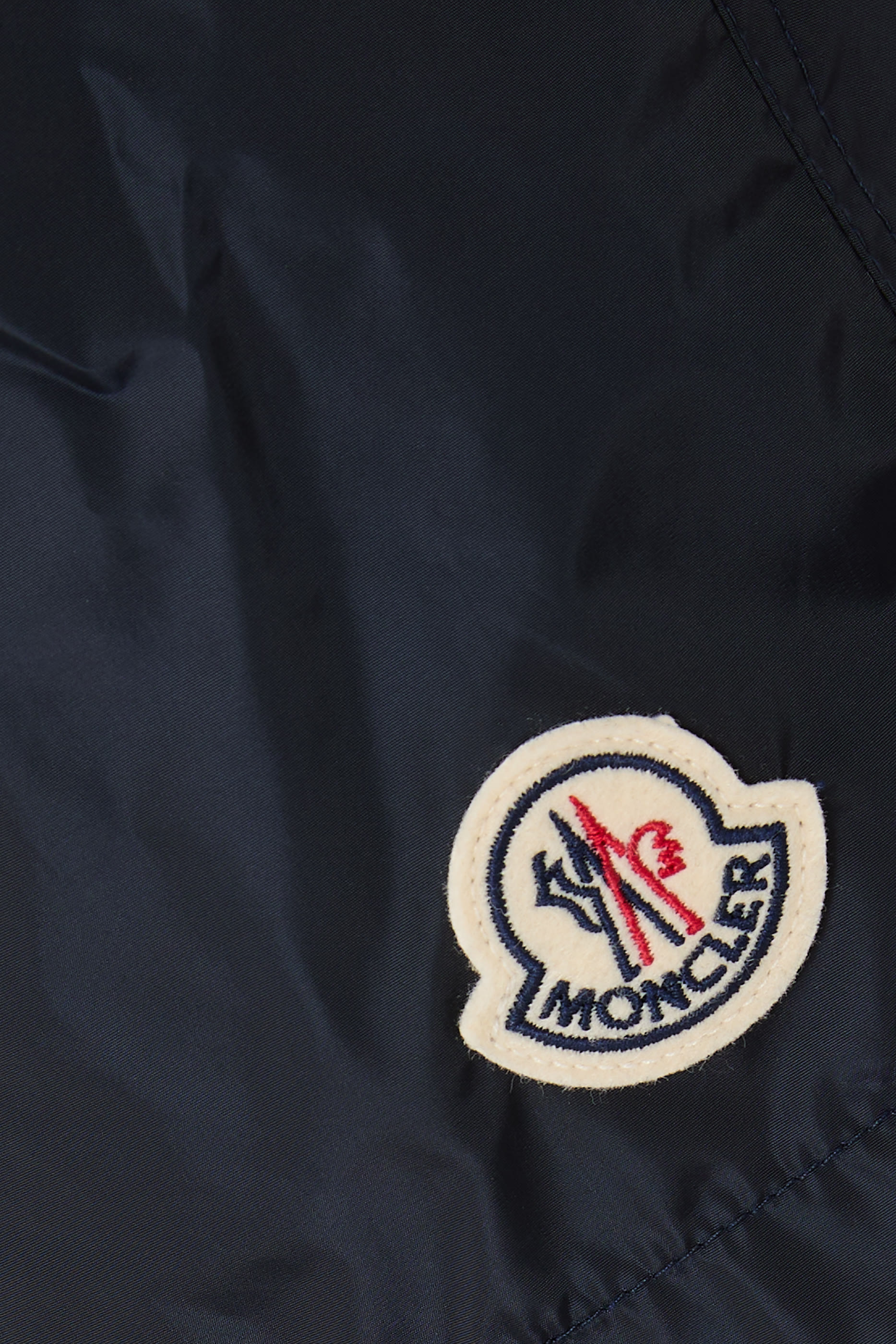 شورت سباحة برقعة شعار الماركة