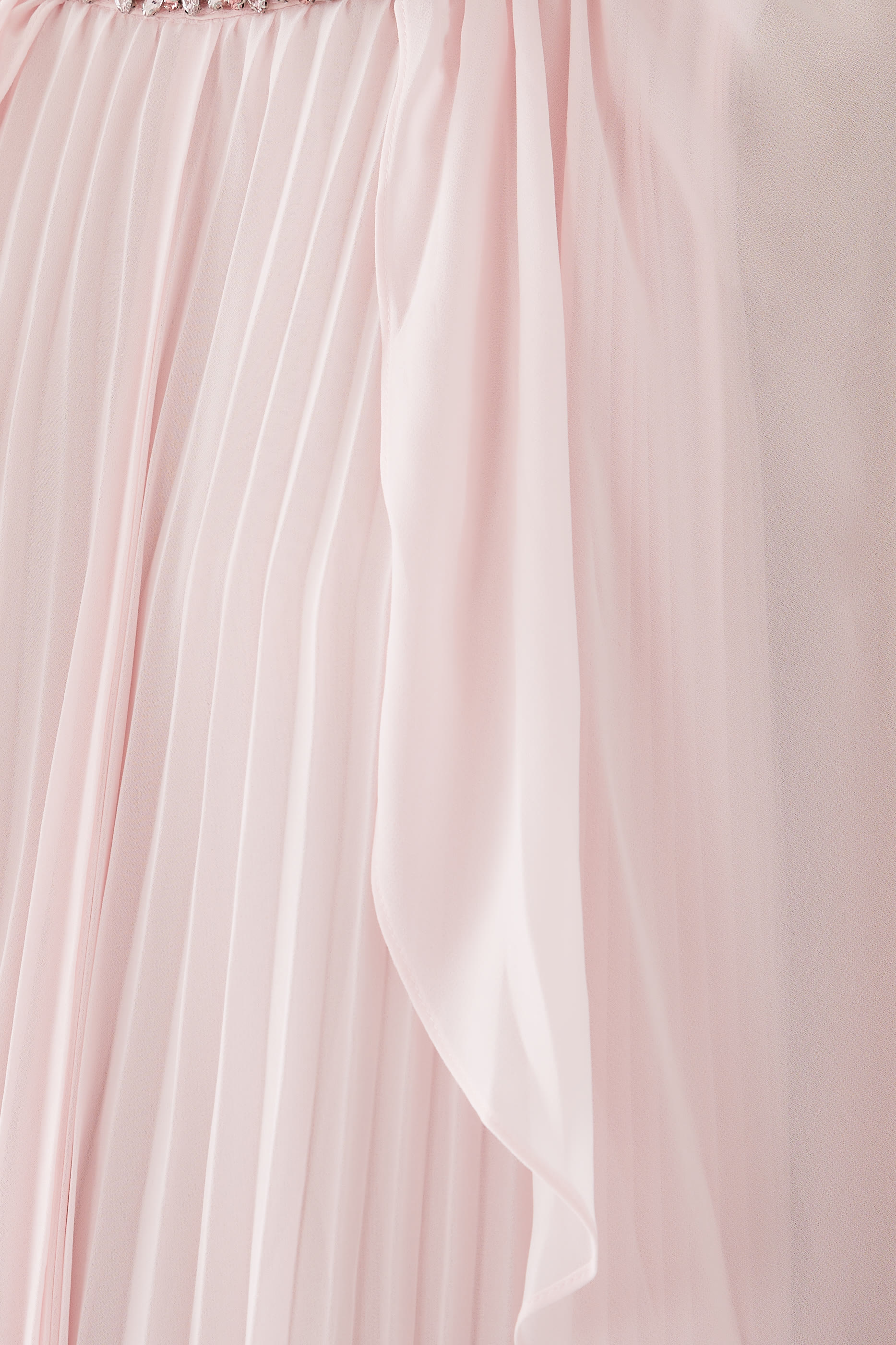 فستان متوسط الطول مع كاب شيفون