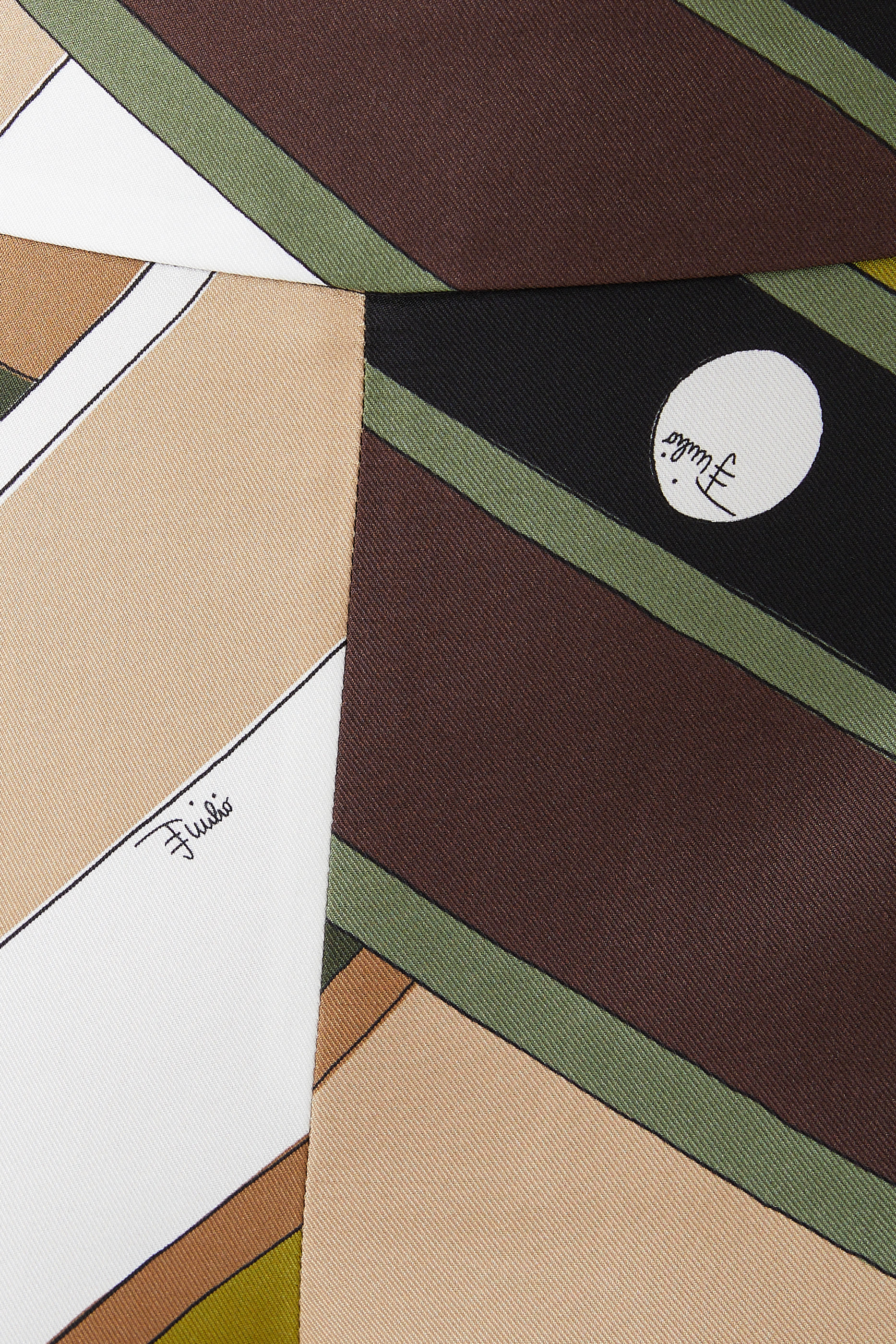 بنطال بطبعة فيفارا