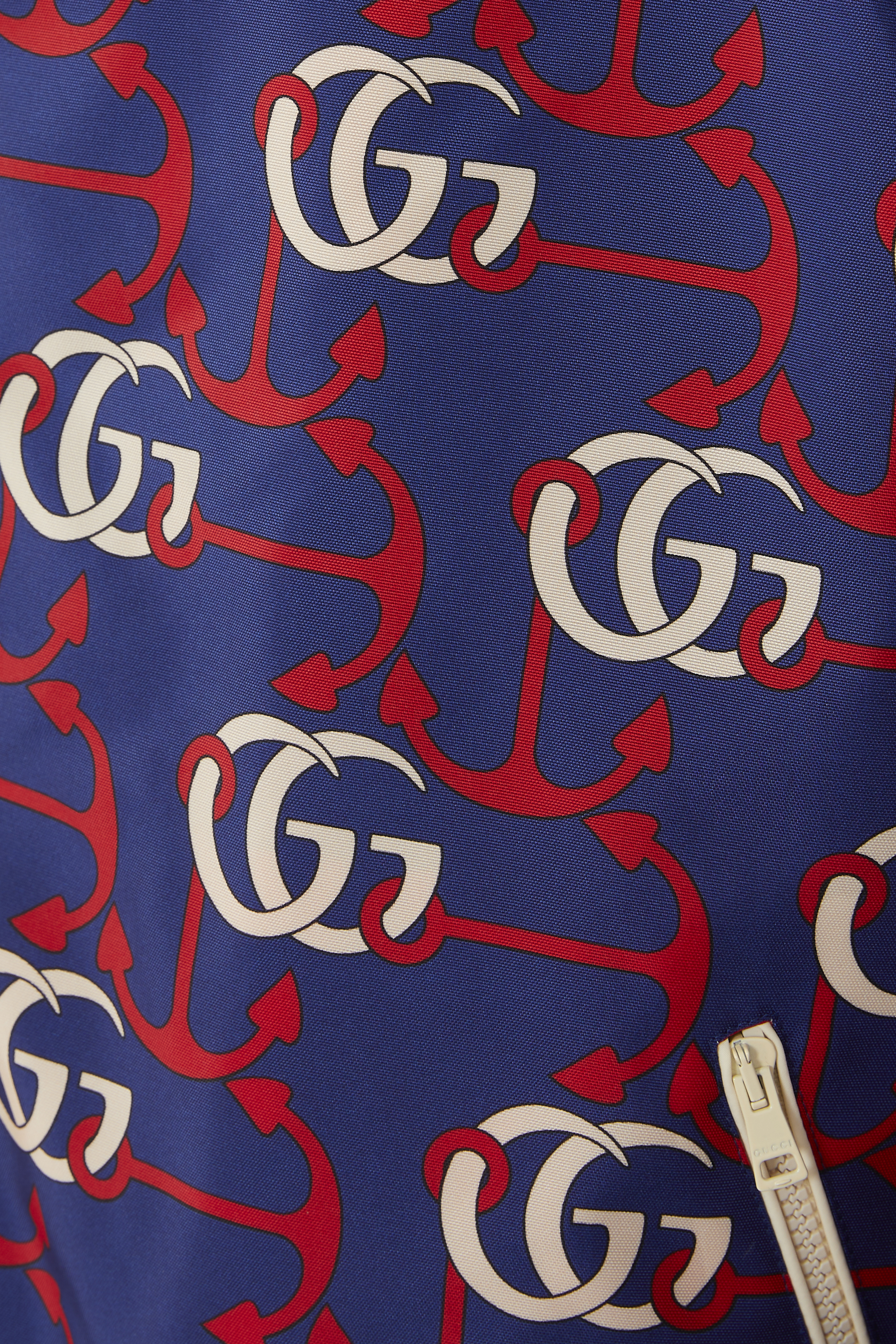 جاكيت بنقشة مرساة وحرفي شعار الماركة