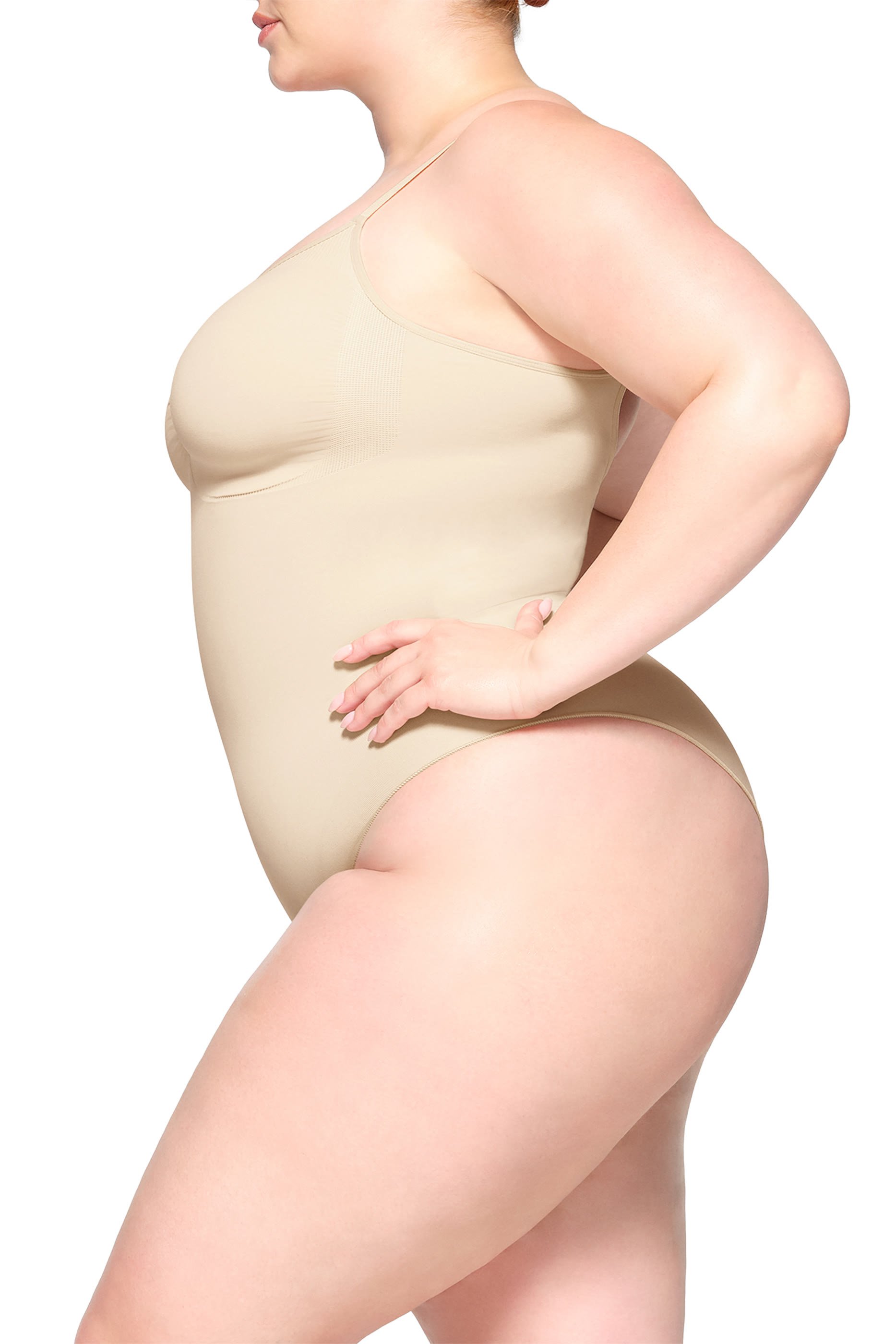 بودي سوت سيمليس سكلبت