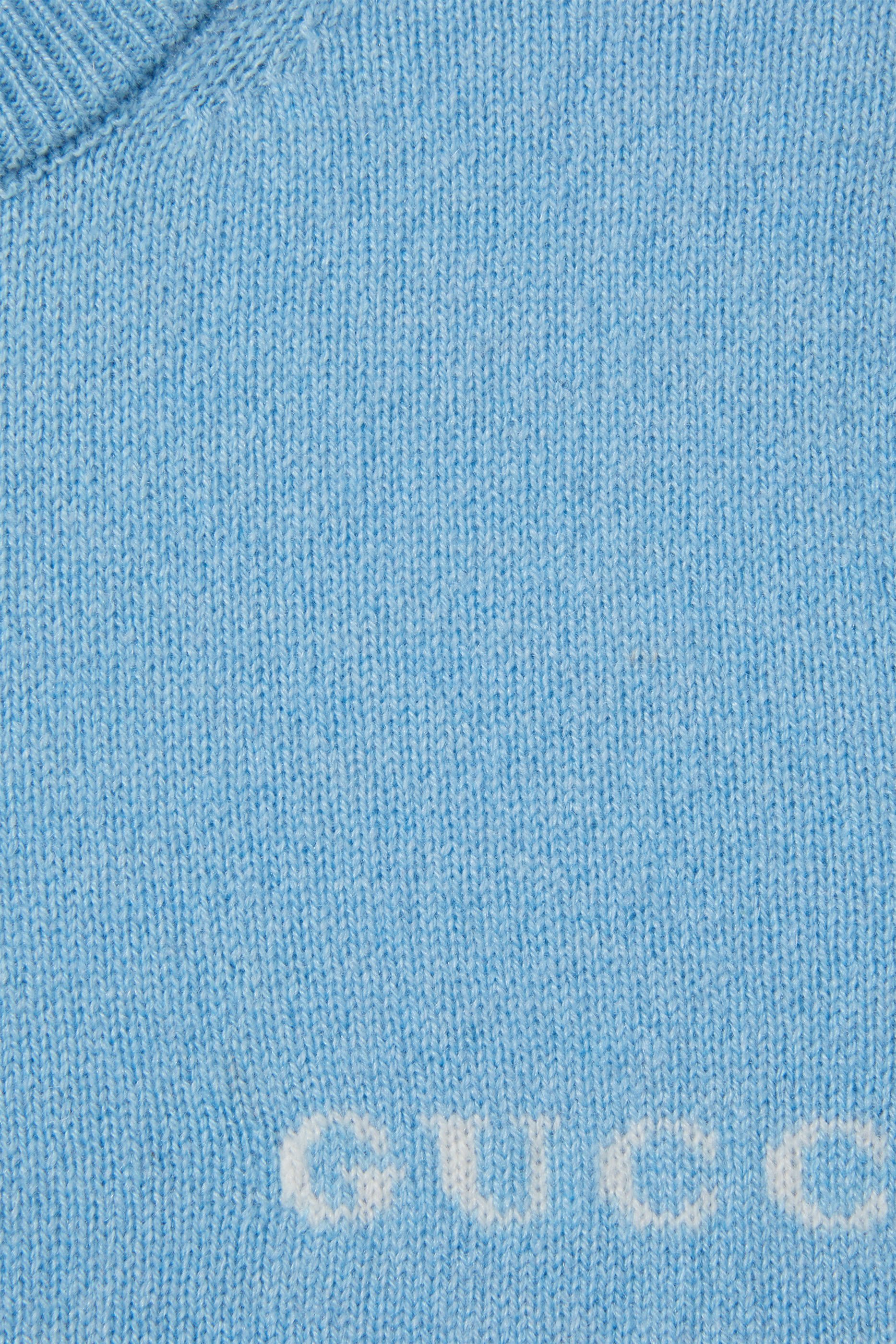 بلوزة مزينة بشعار الماركة كشمير