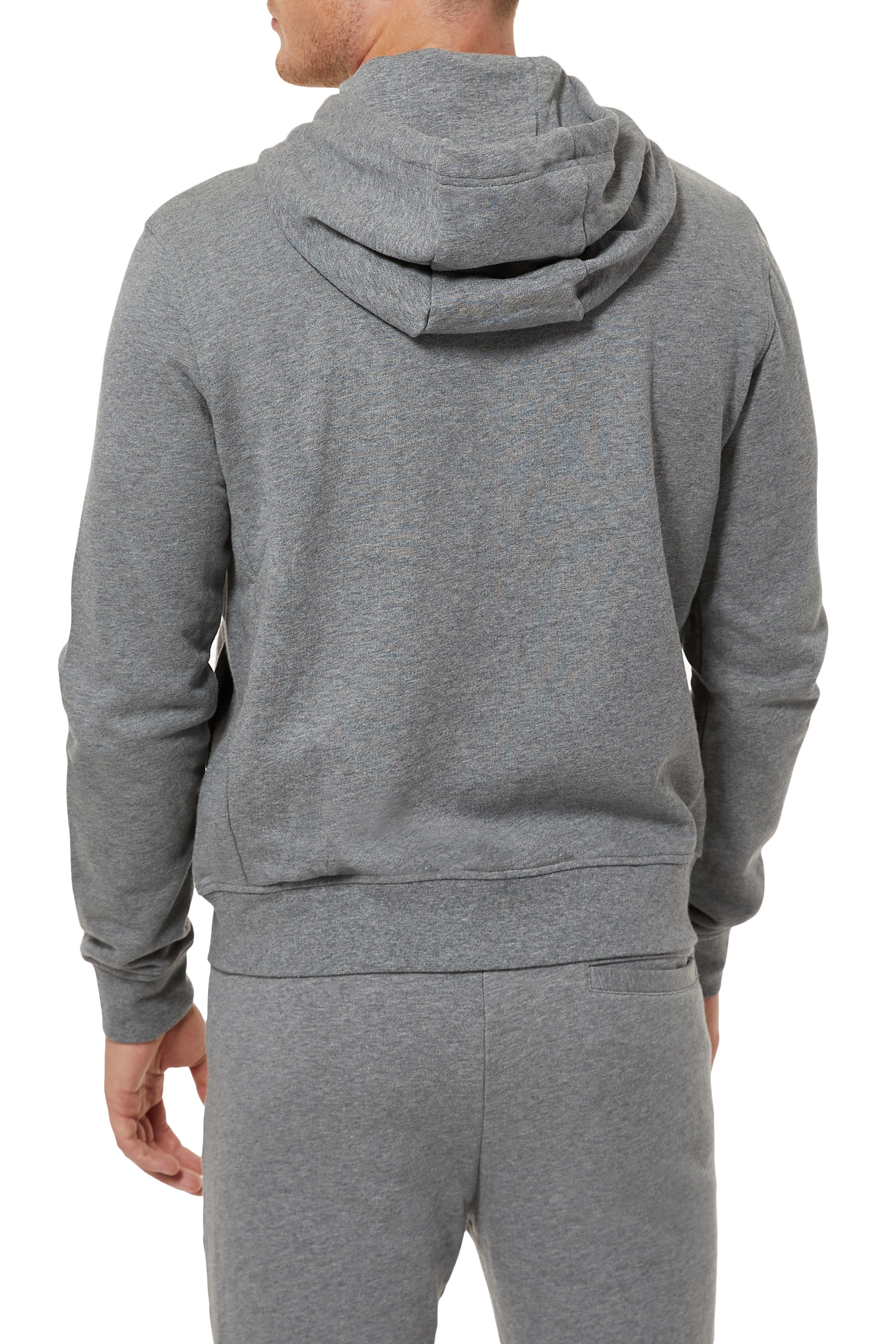 كنزة بغطاء رأس بشعار الماركة