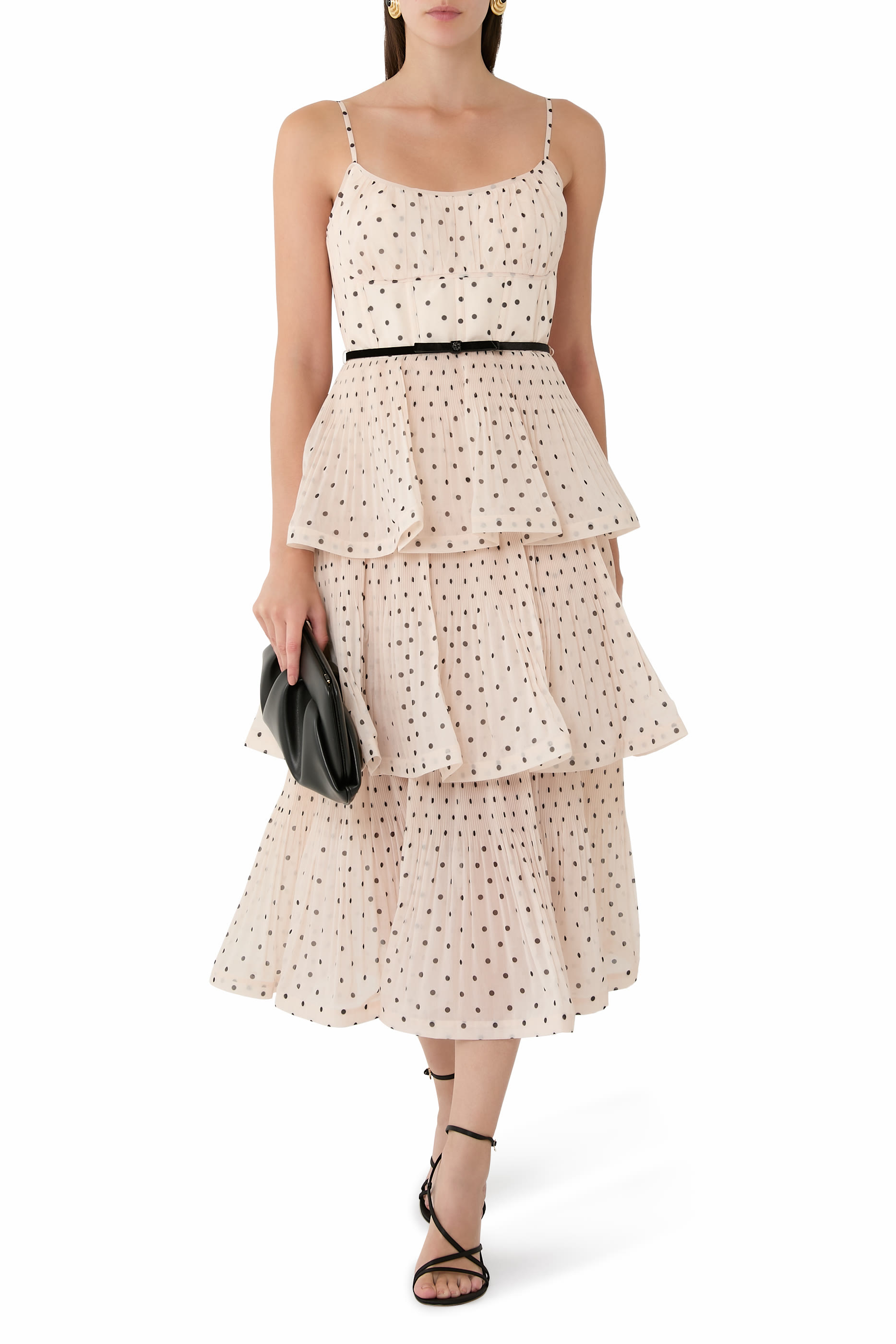 فستان متوسط الطول بطيات وتصميم متدرج