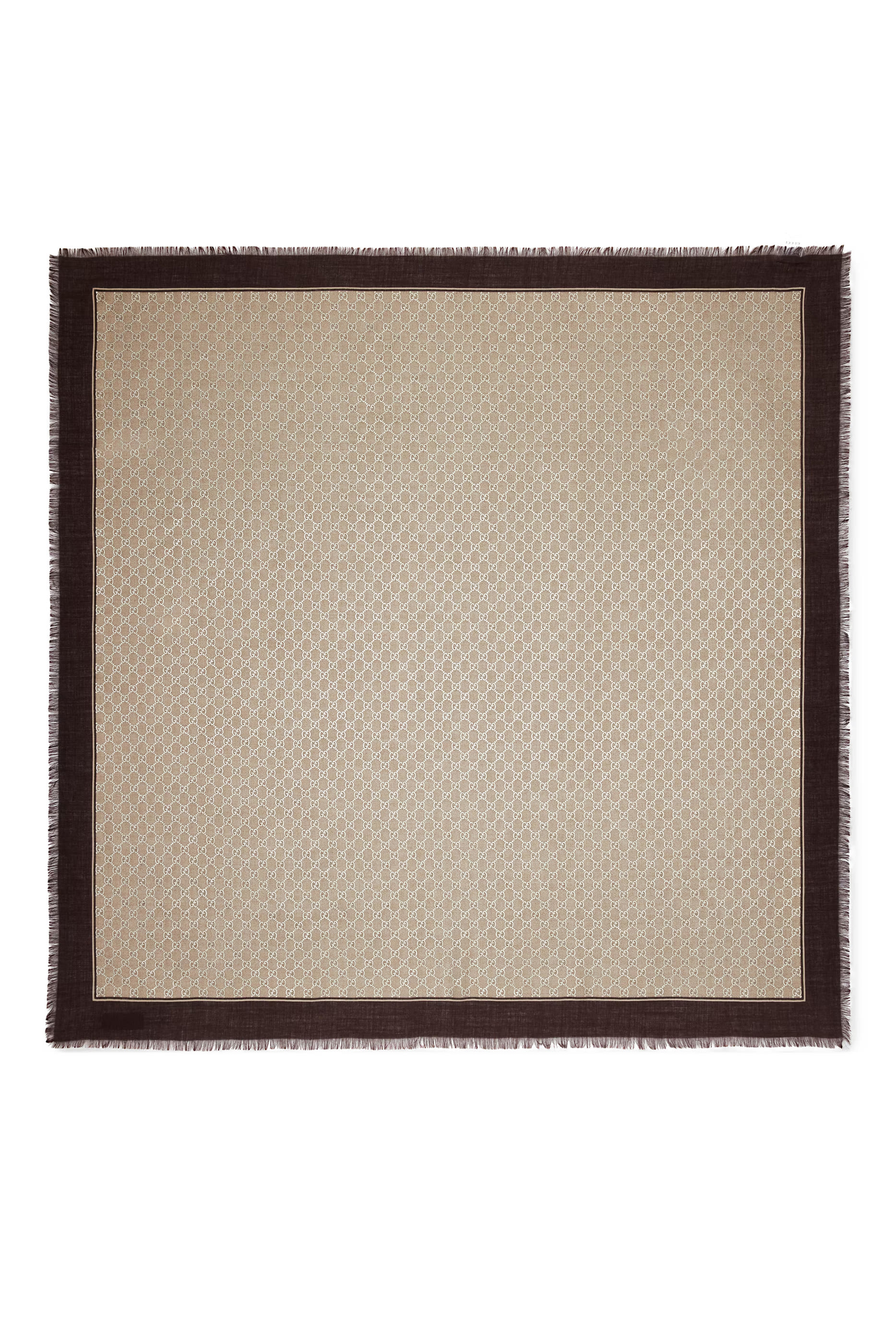 وشاح صوف بنقشة بحرفي شعار الماركة