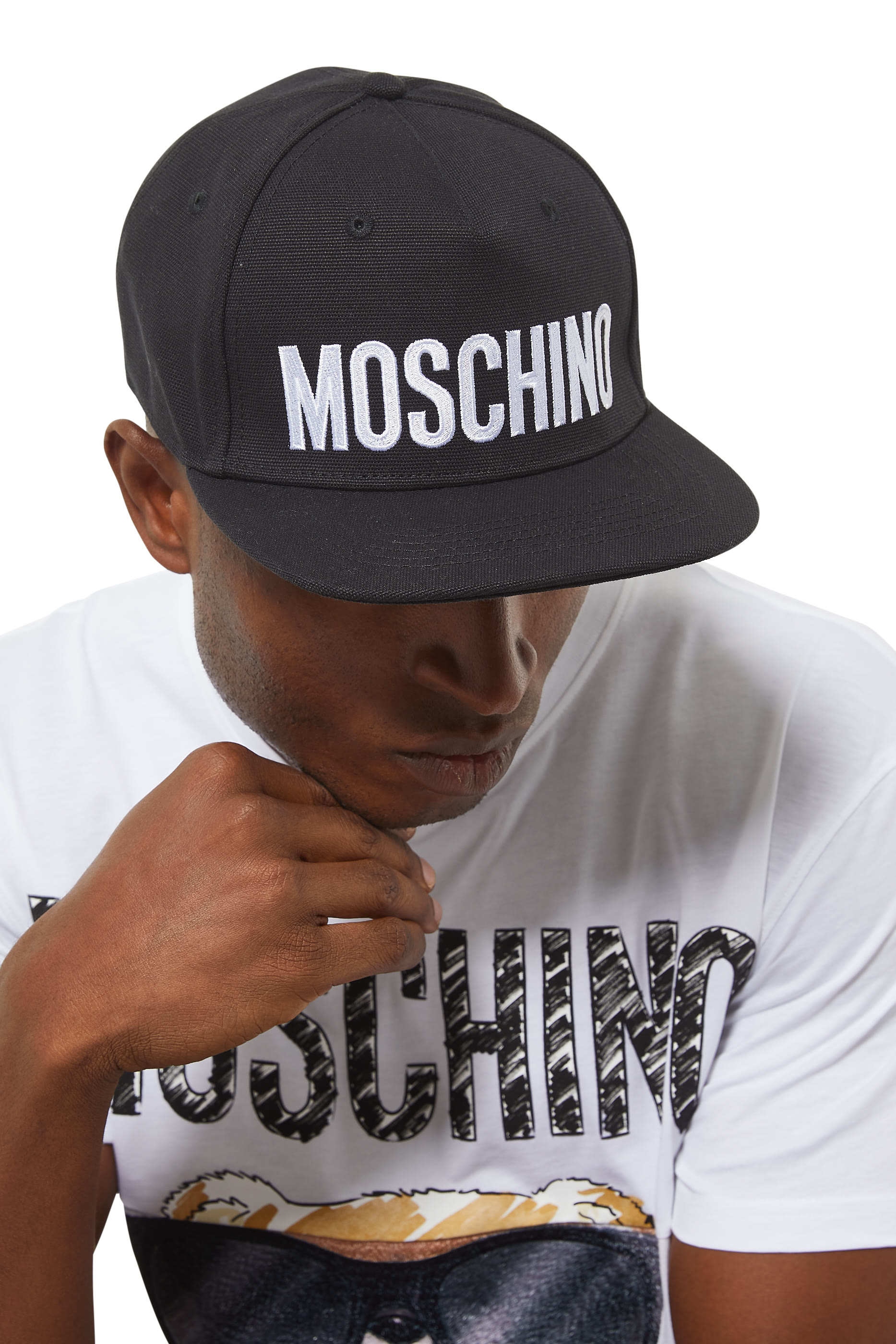 كاب مطرز بشعار الماركة