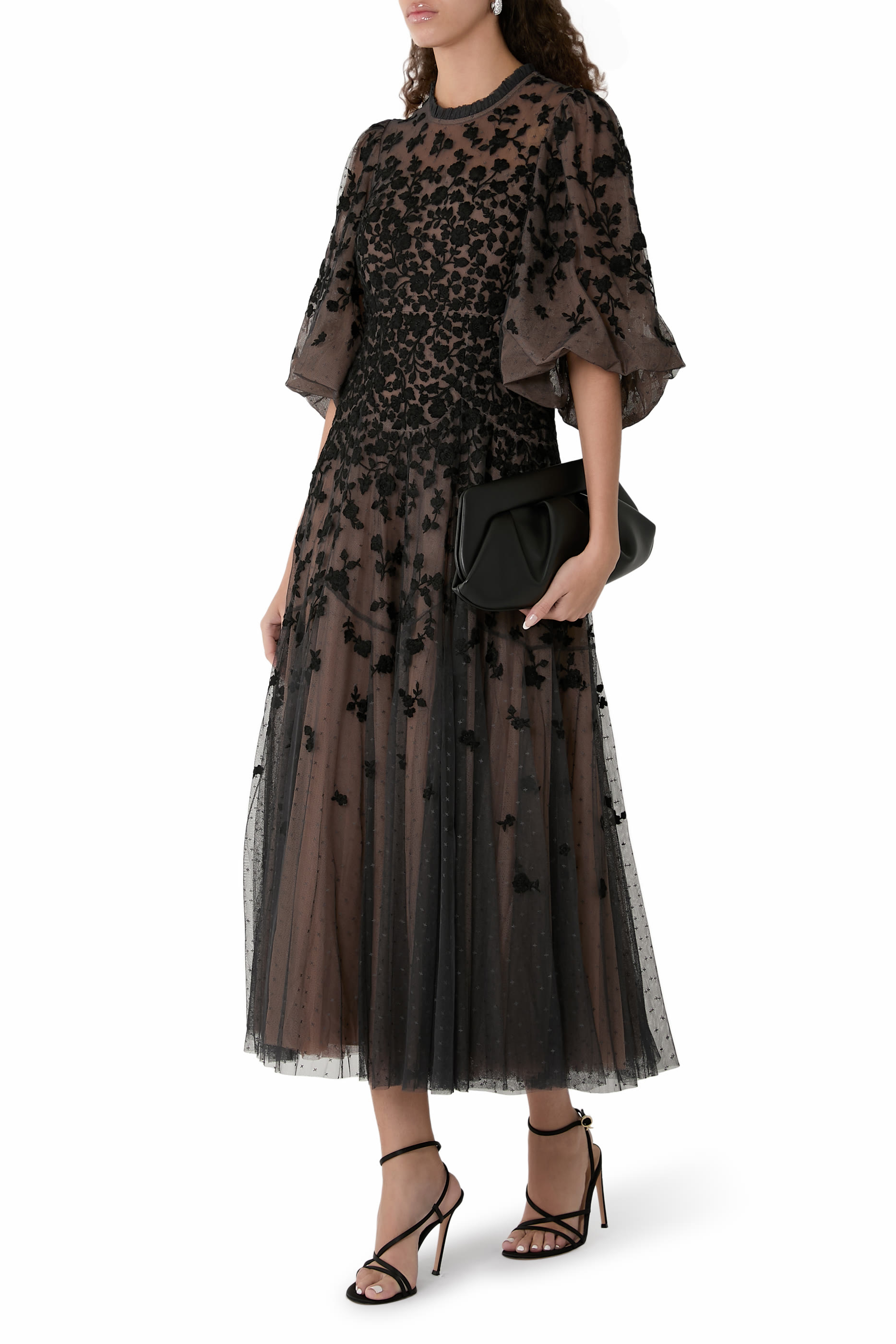 فستان سهرة سيلفيا بطول الكاحل بياقة مستديرة ونقشة ورود