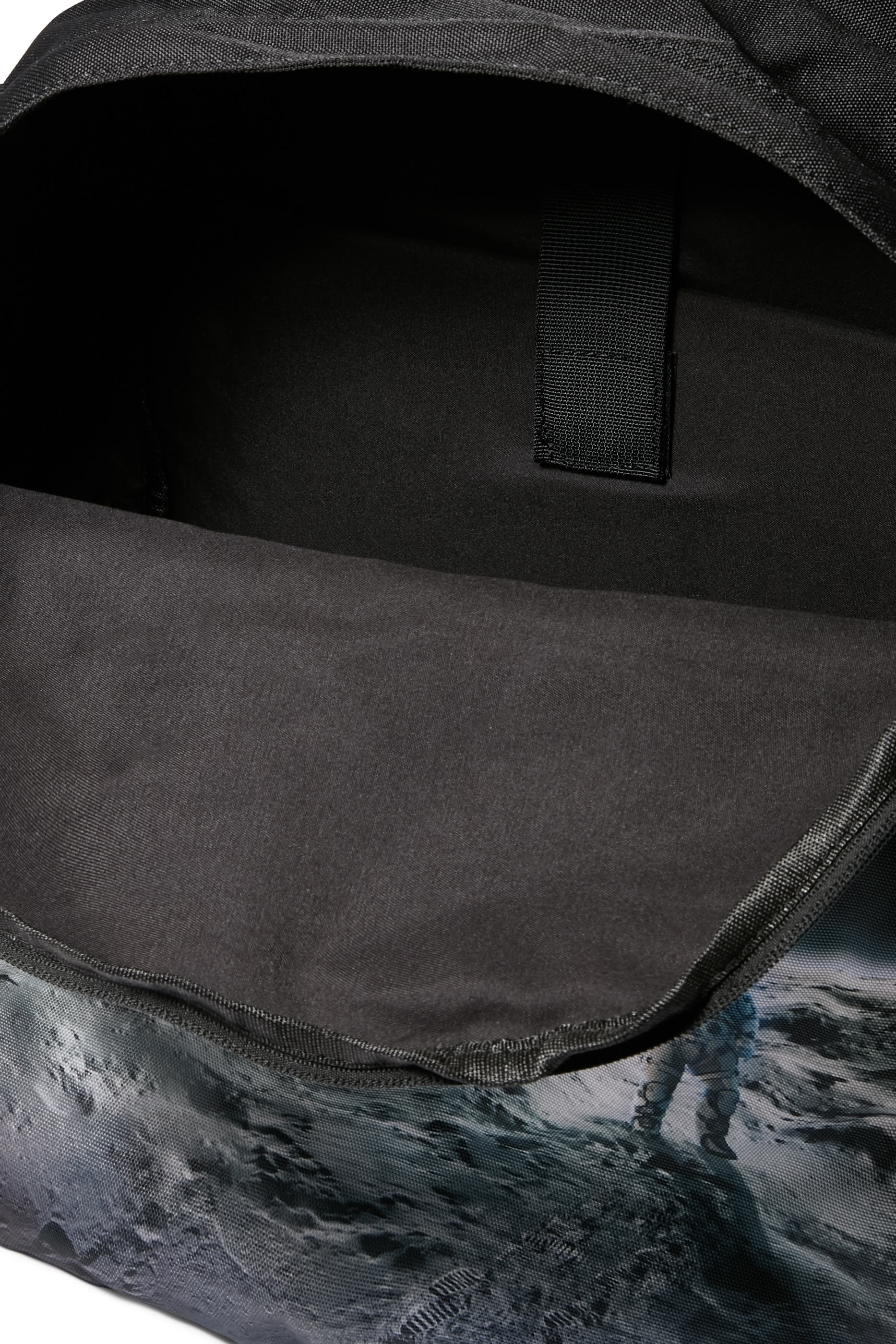 حقيبة ظهر بنقشة فضاء للأطفال