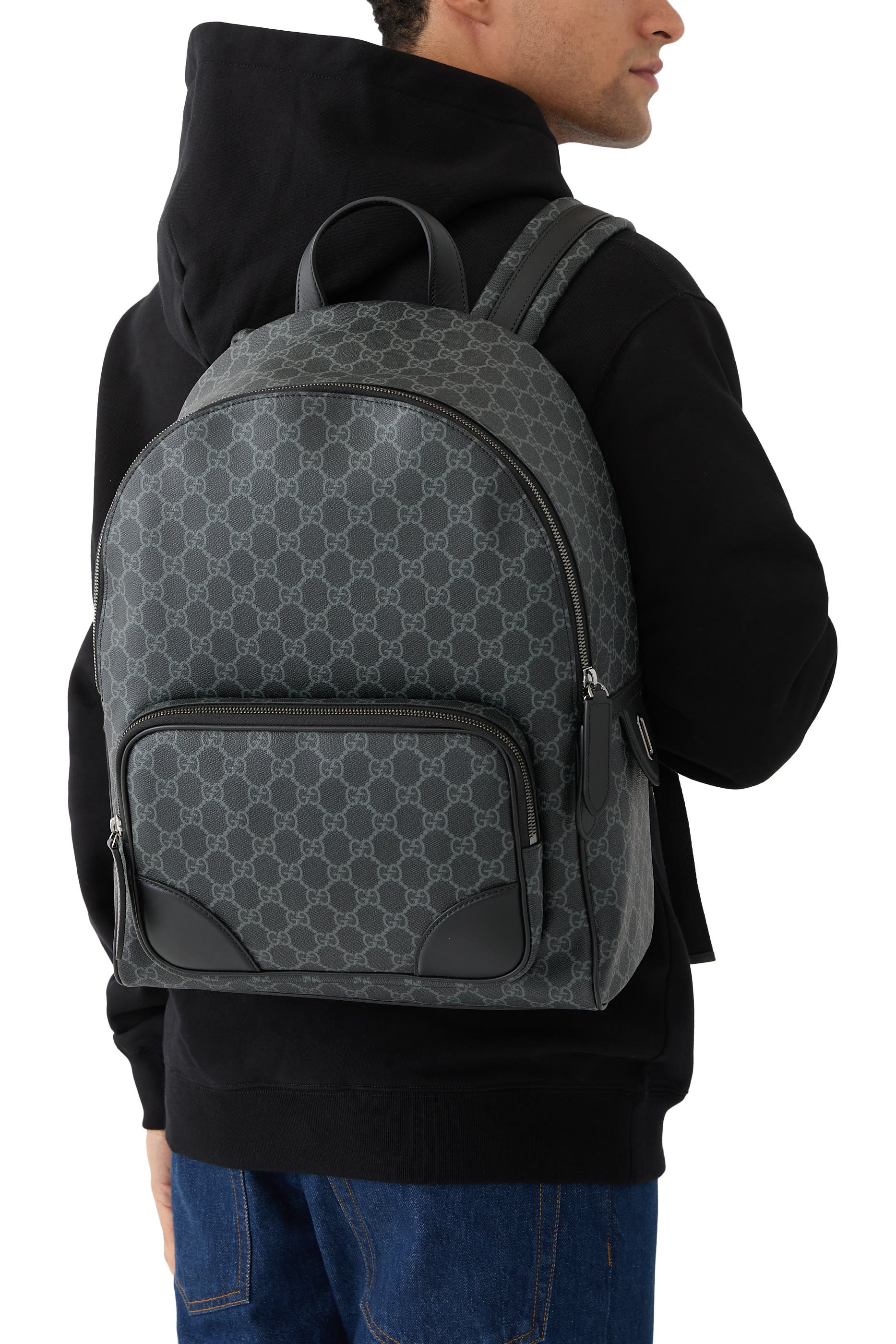 حقيبة ظهر متوسطة بشعار الماركة