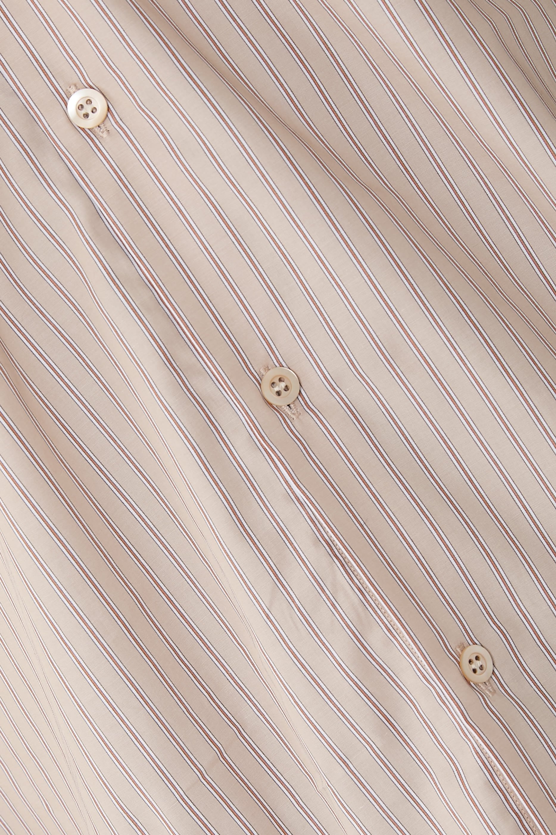  قميص مخطط بأكمام طويلة