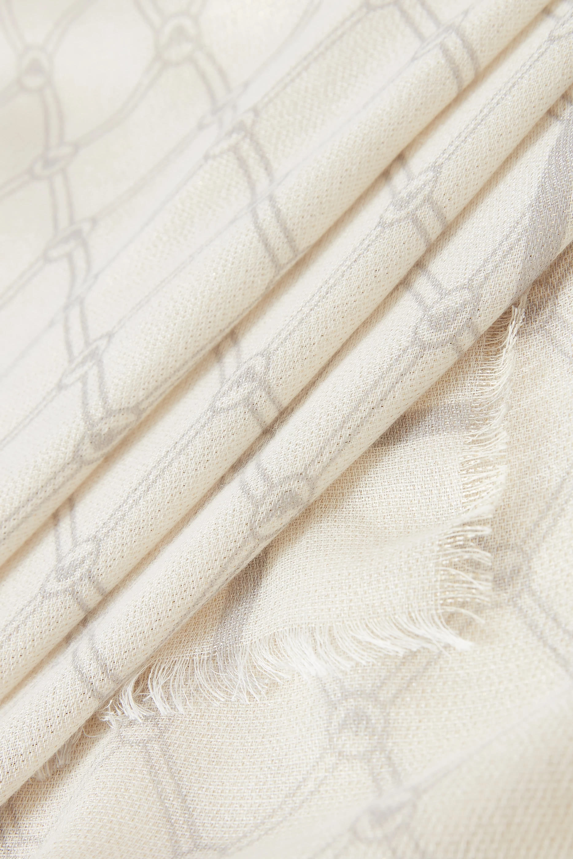 وشاح فوالارد بخطوط مائلة لوريكس