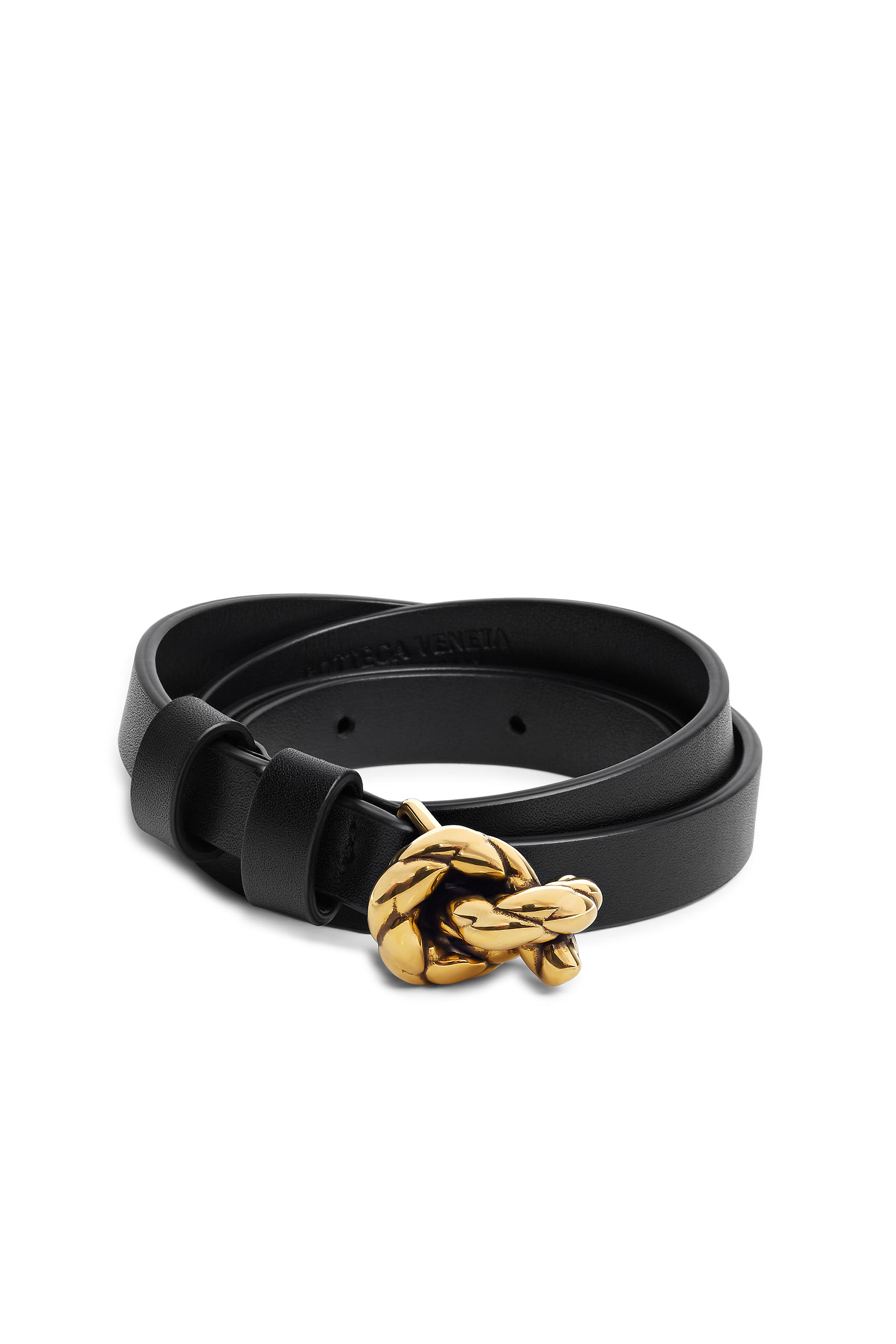 حزام مزين بعقدة