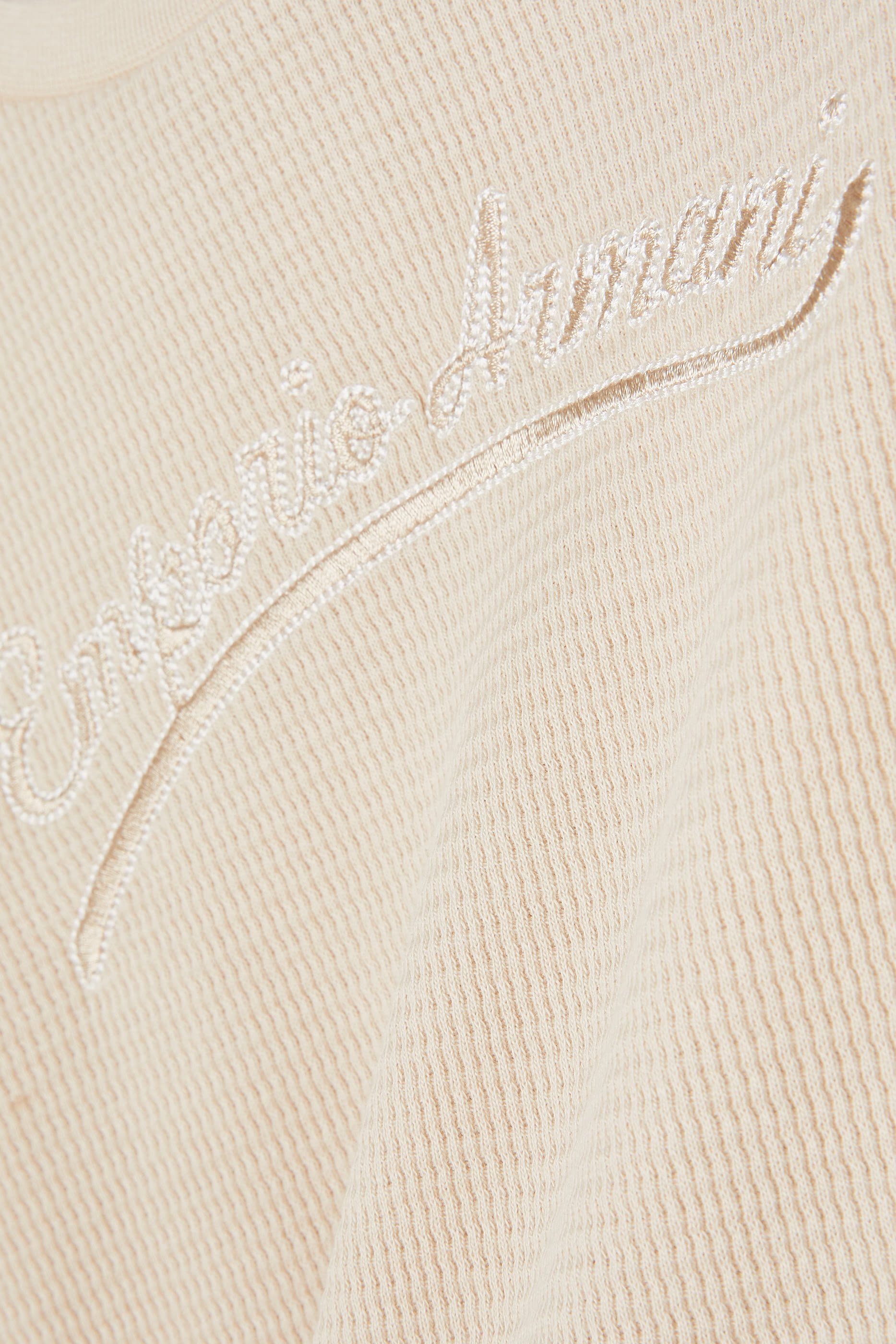 تيشيرت بتطريز شعار الماركة للاطفال