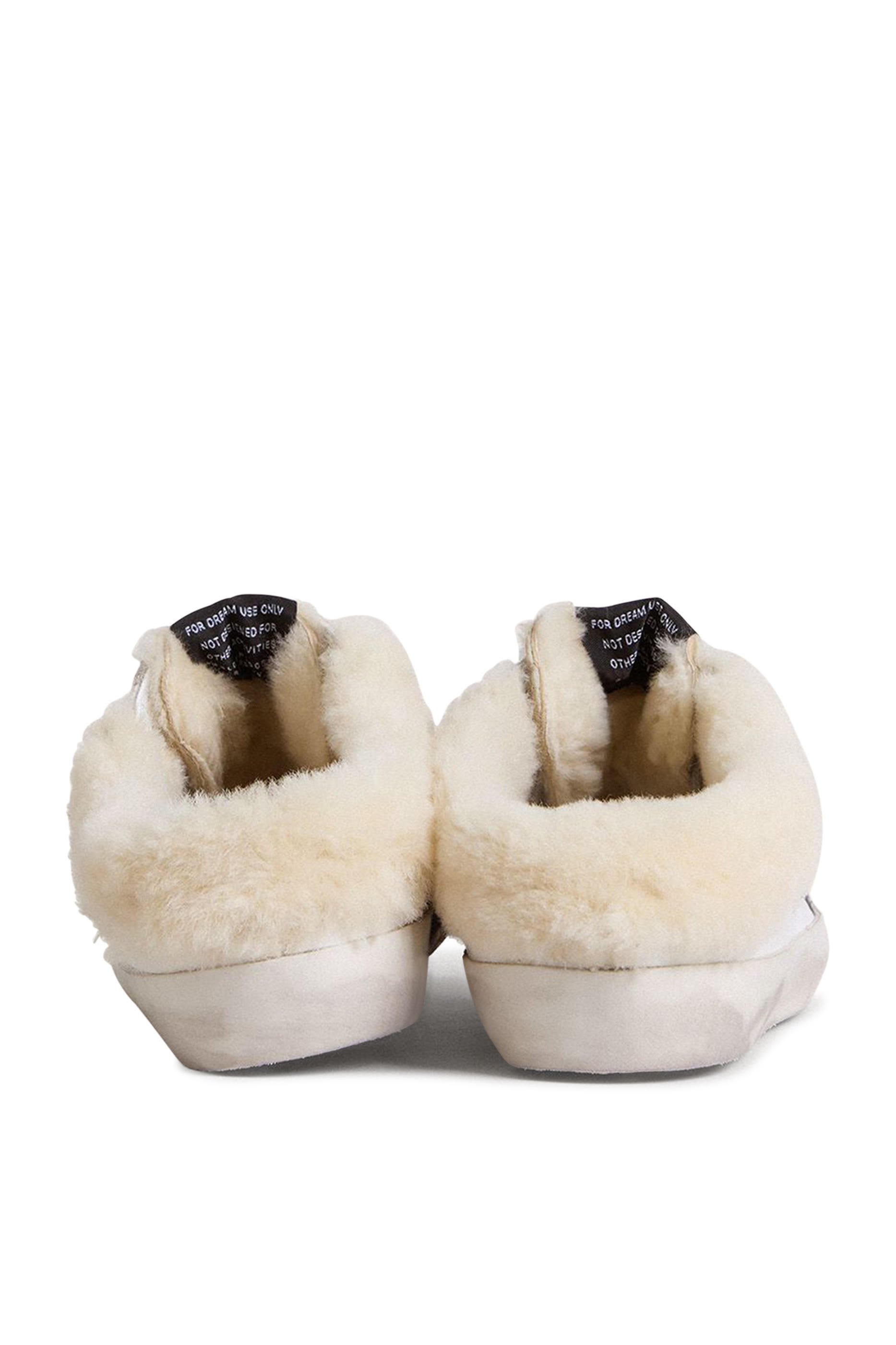 حذاء سوبر ستار مفتوح من الخلف