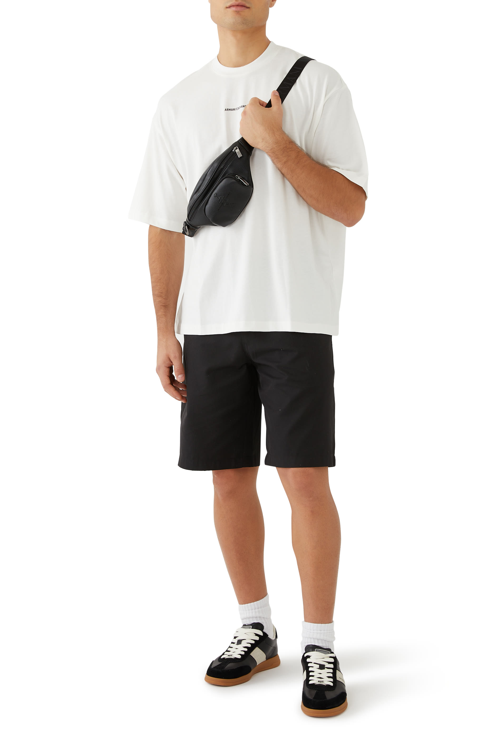 حقيبة خصر بحرفي شعار الماركة