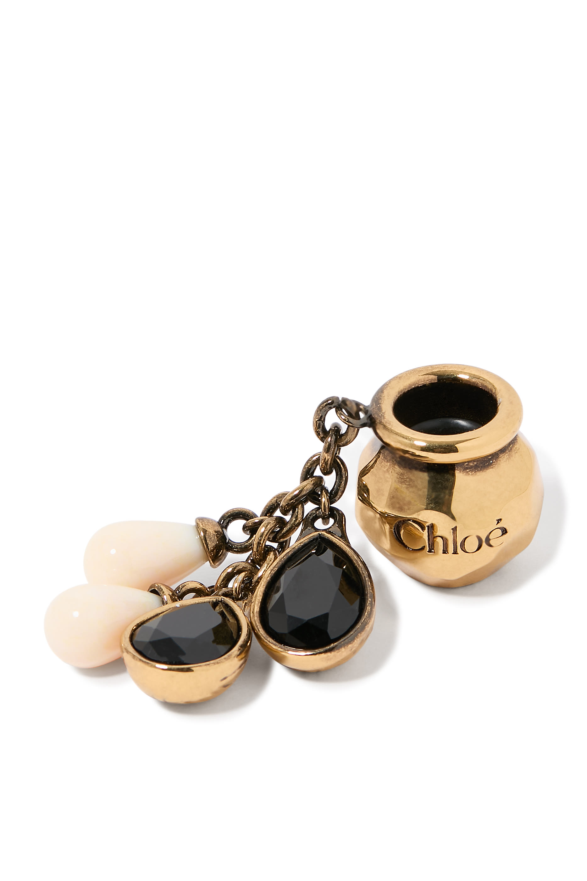 حلية بتصميم كروي