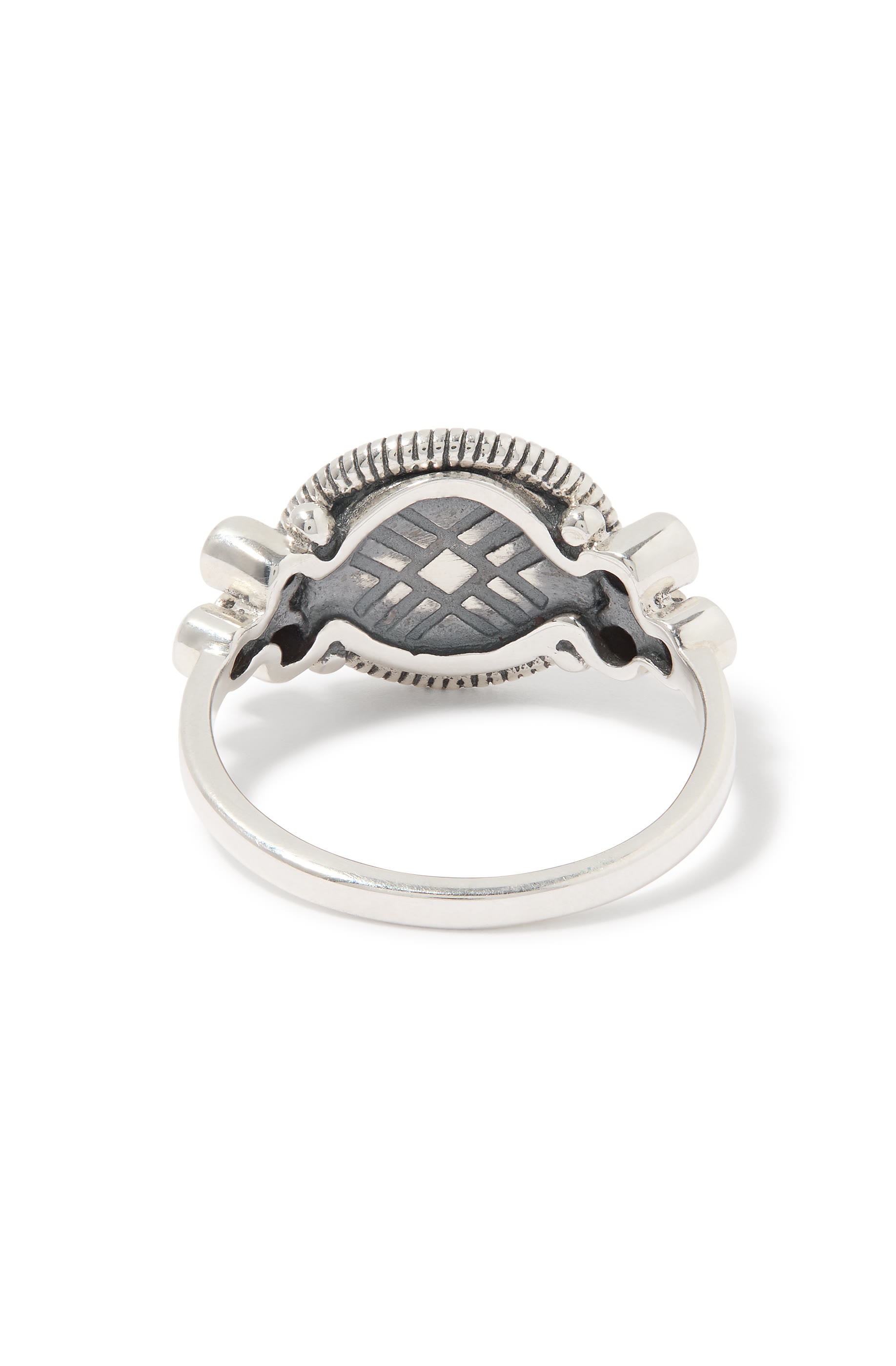 خاتم سعادة مرصع بحجر العقيق، ذهب أصفر عيار 18 وفضة إستريلينية