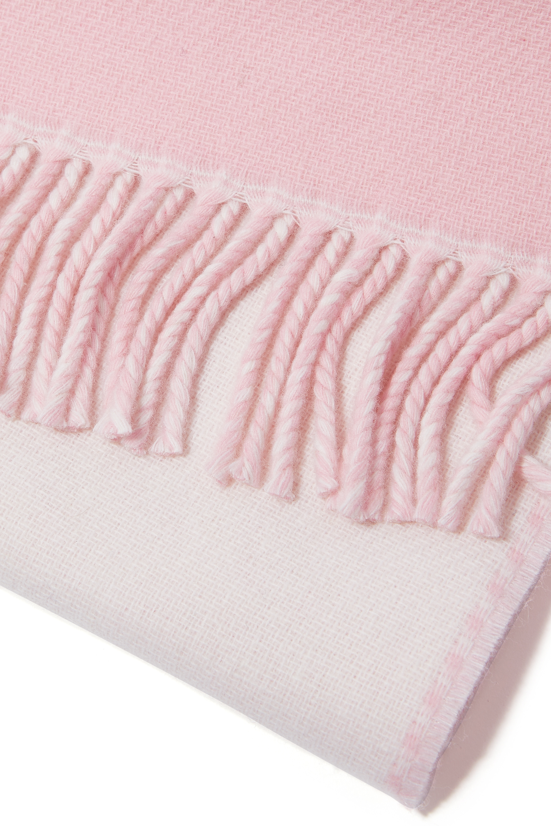 وشاح صوف وكشمير بنقشة حرفي شعار الماركة بتصميم متداخل