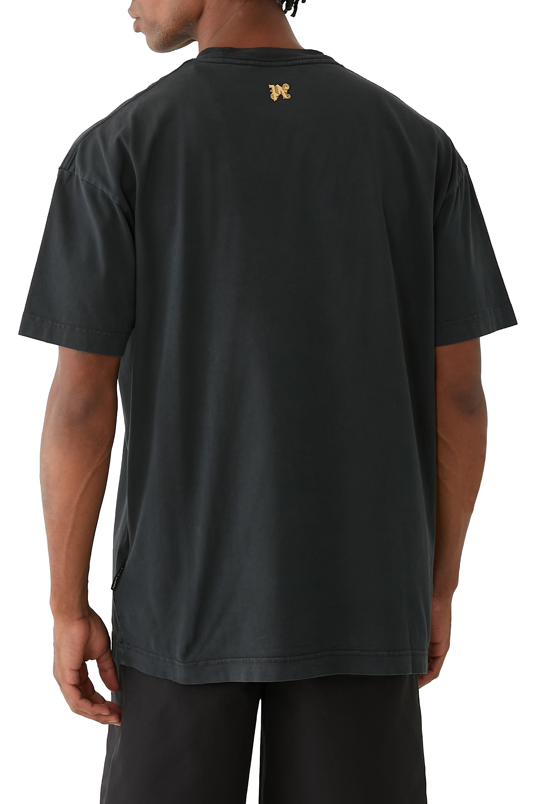 تيشيرت بطبعات حروف الماركة بتصميم ملتهب