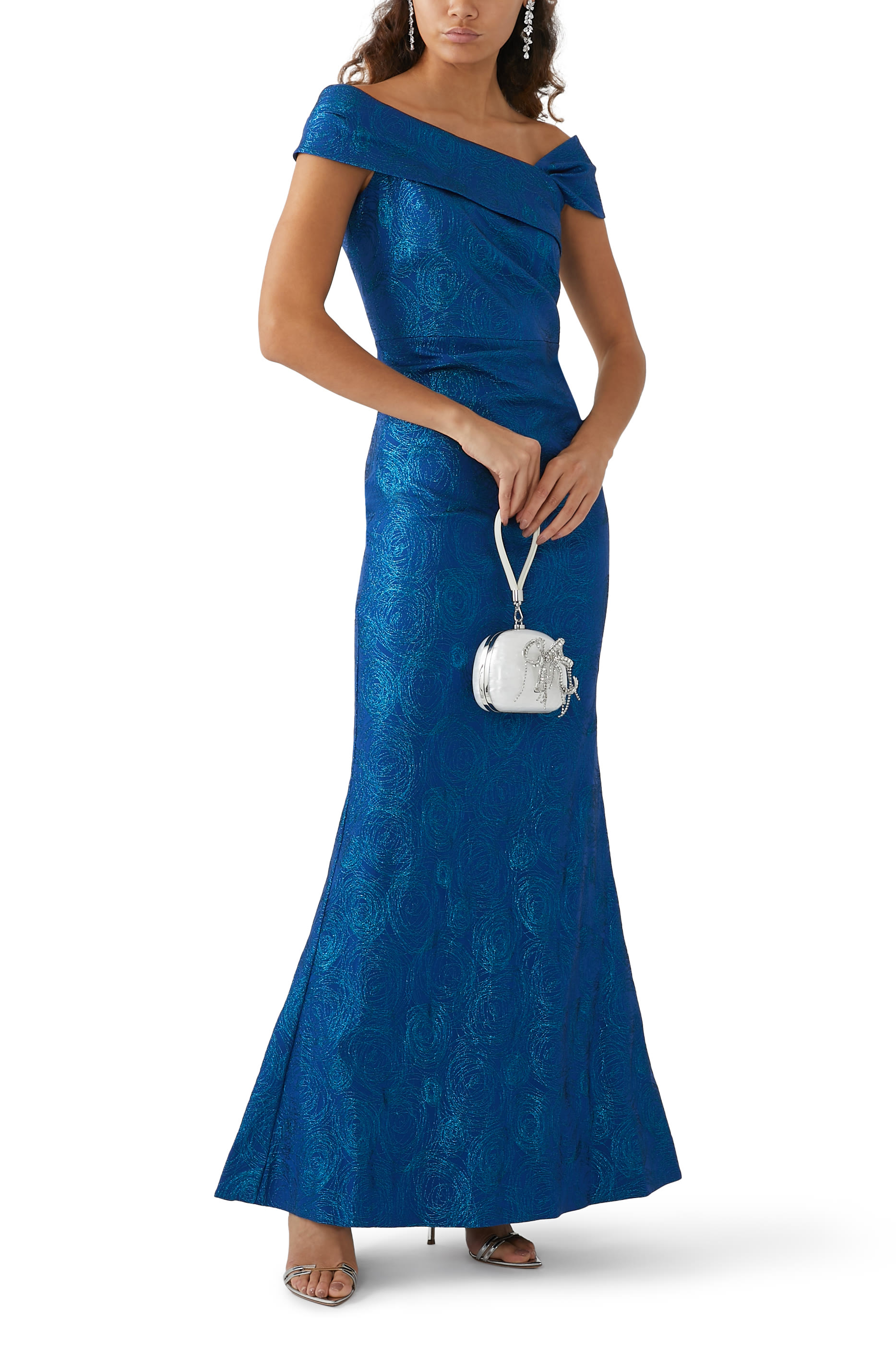 فستان بتصميم غير متماثل بتفاصيل ملتوية جاكار مطاطي