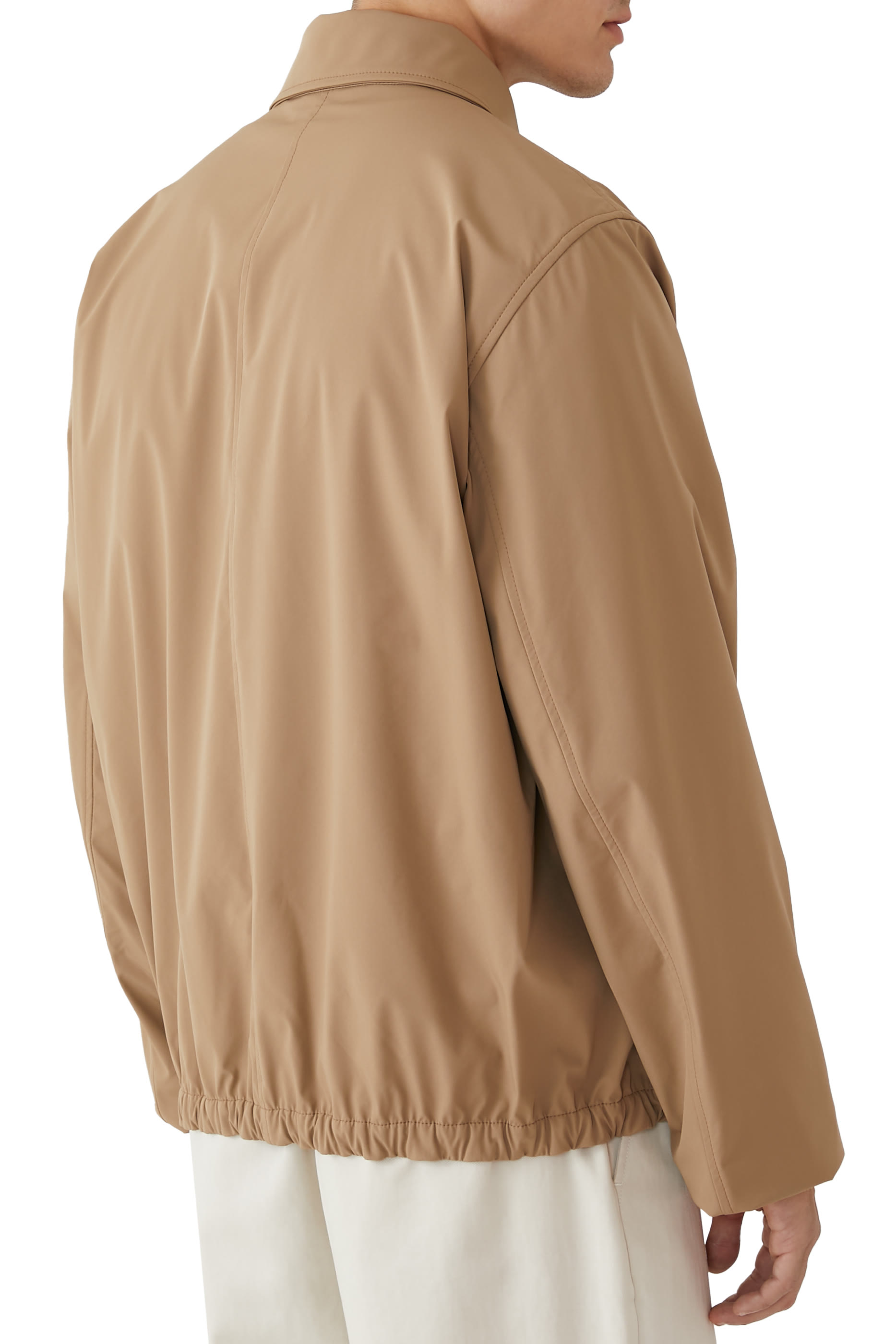 جاكيت شيل إيفاندور مزين بشعار الماركة