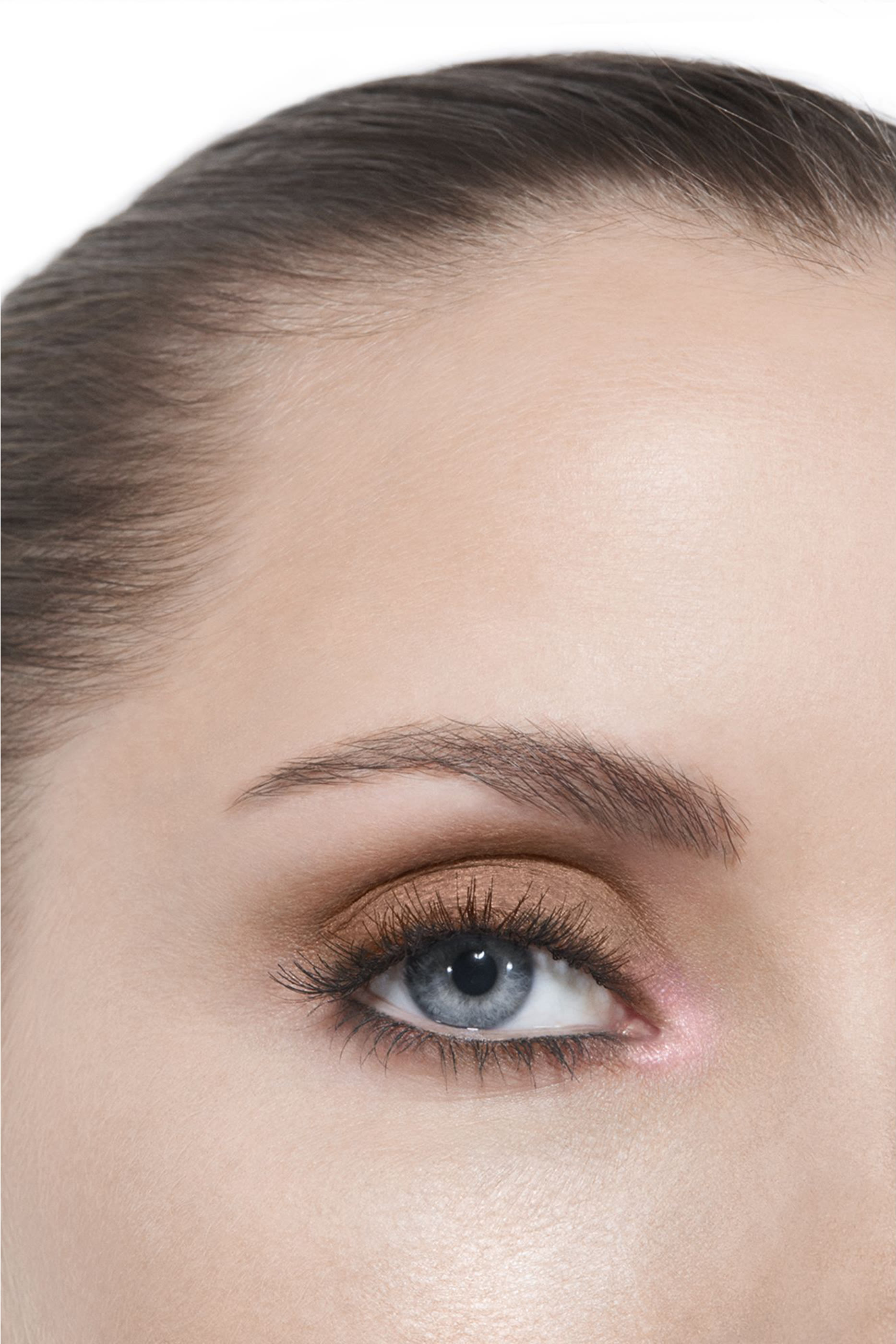 لوحة ظلال عيون LES BEIGES EYESHADOW PALETTE لإشراقة صحية وطبيعية