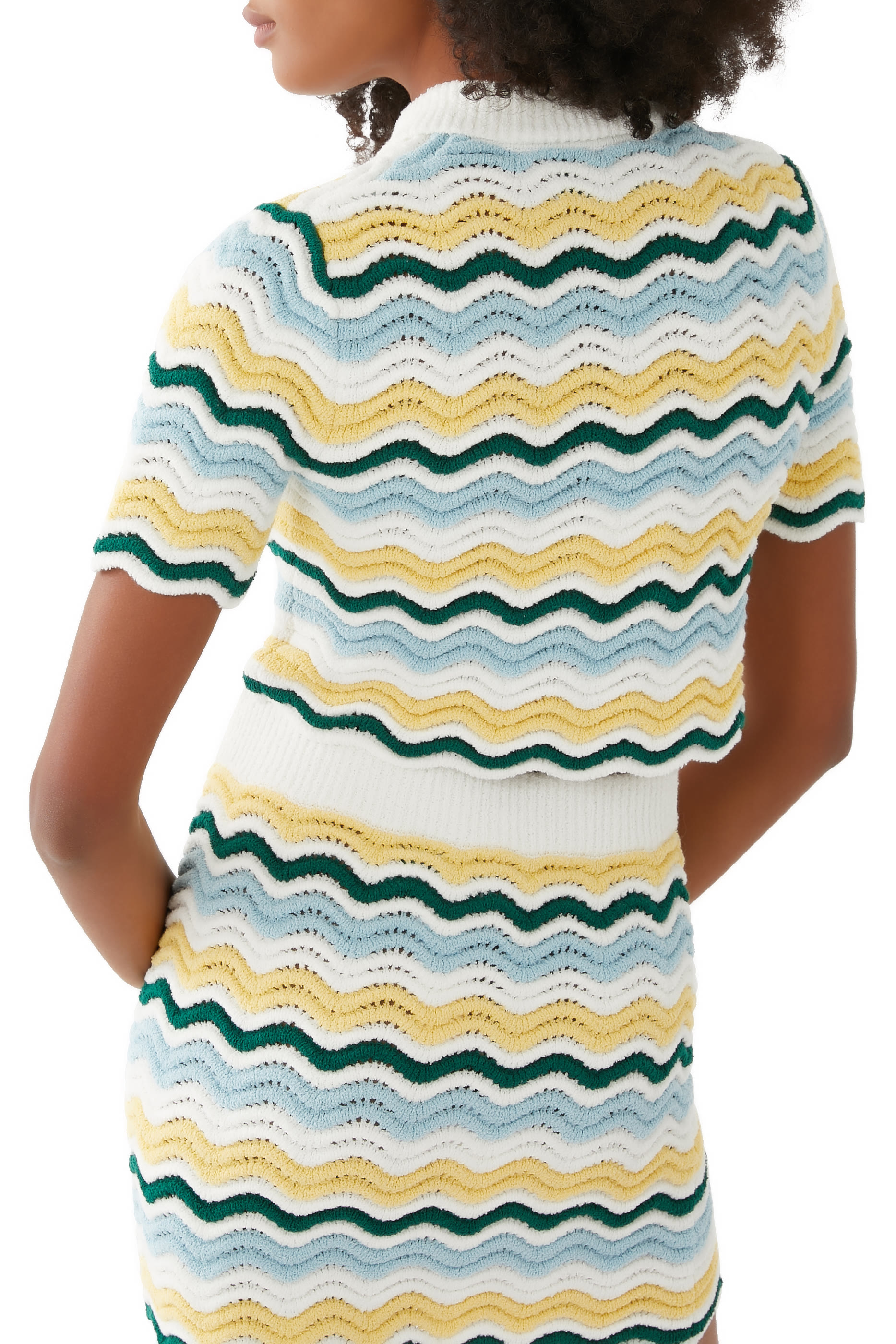 بلوزة بنقشة مموجة بوكليه