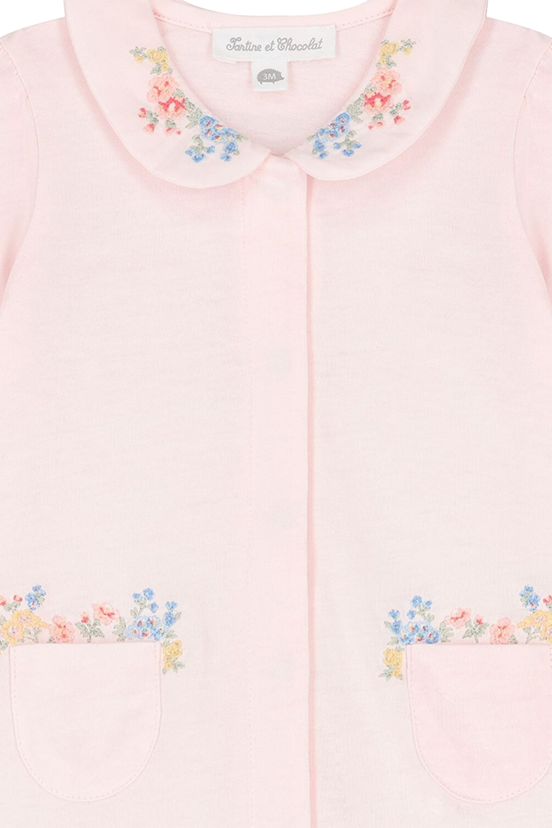 بيجامة مطرزة بزهور للأطفال