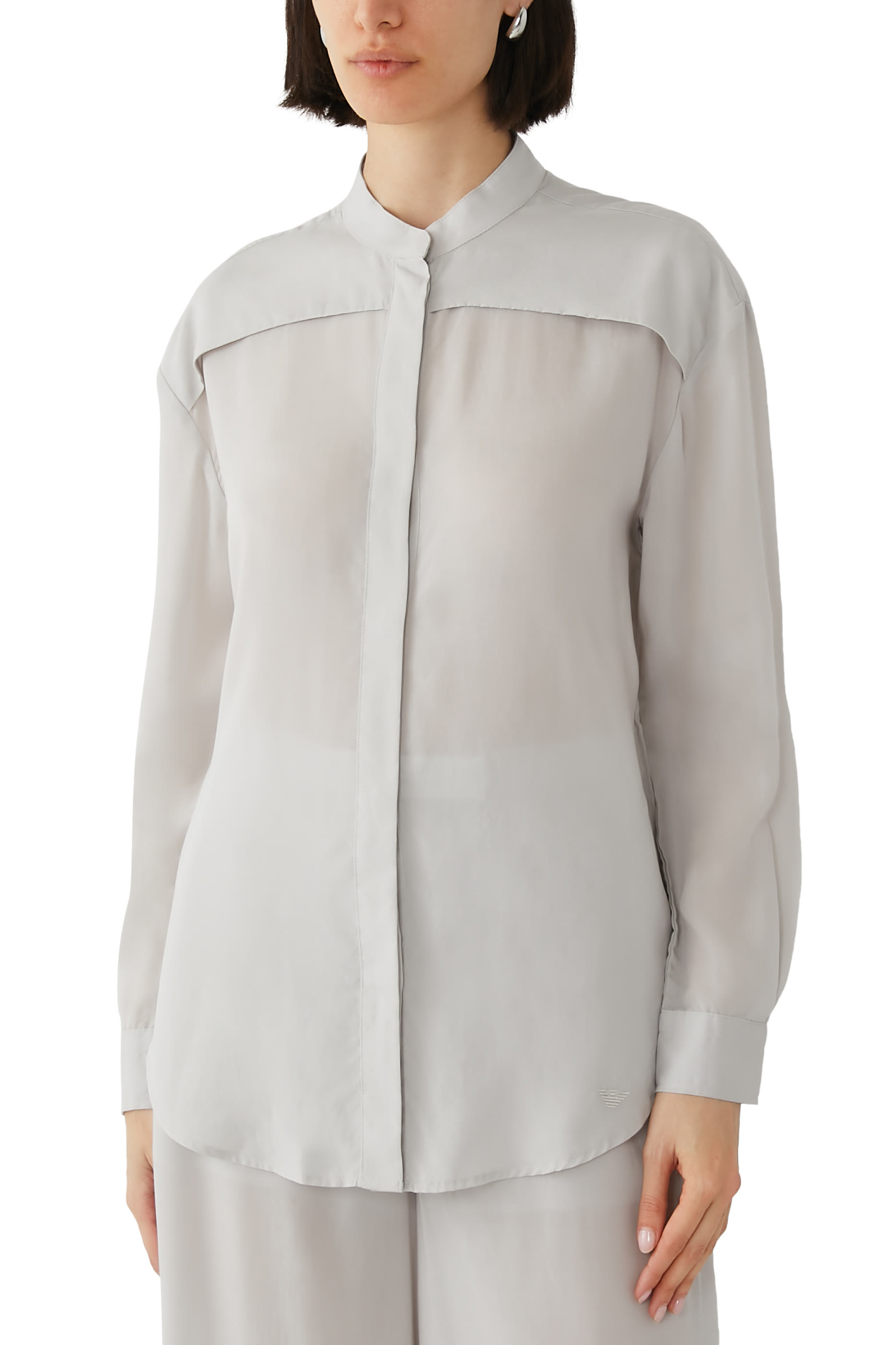 قميص بأكمام طويلة