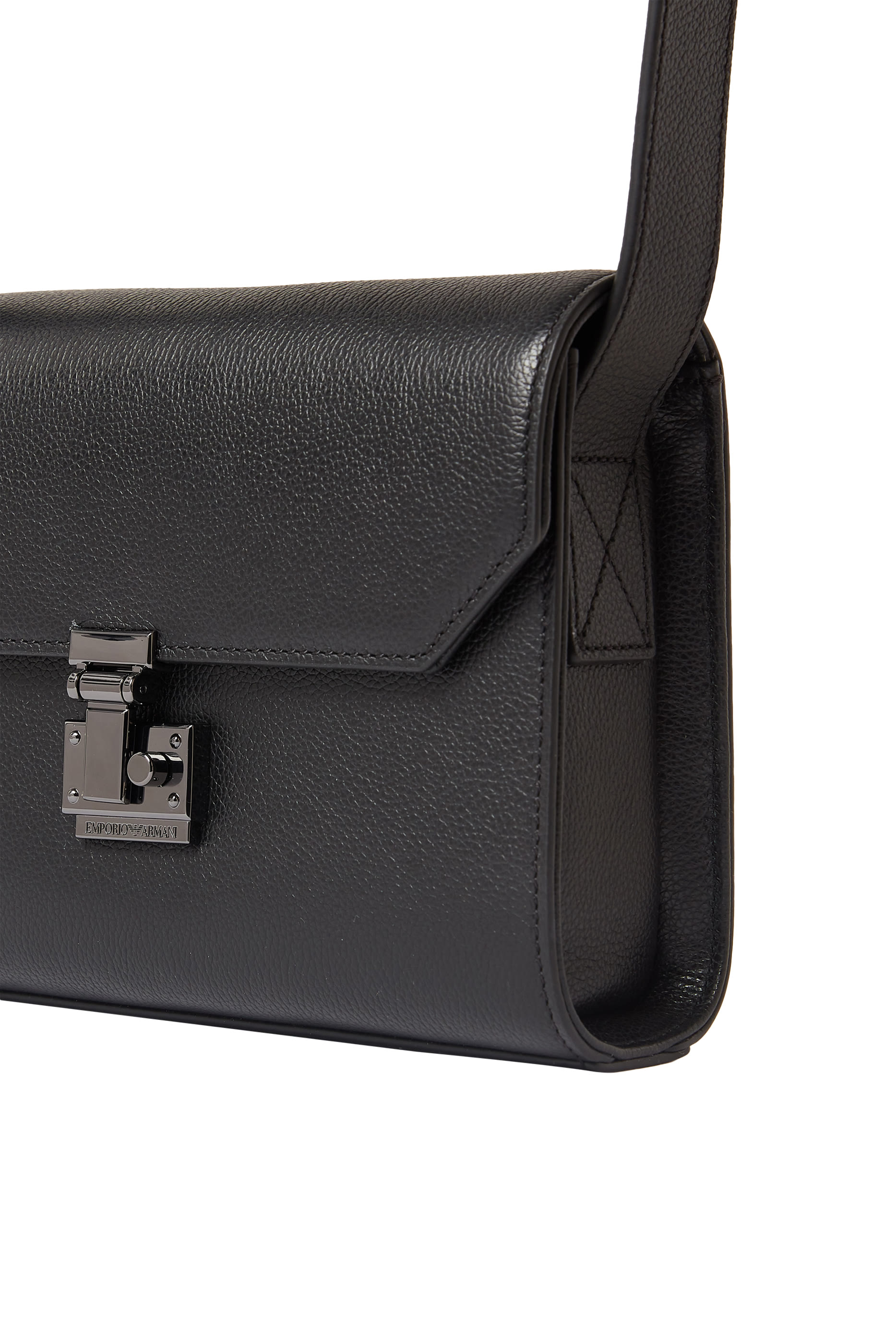 حقيبة كروس بإغلاق معدني