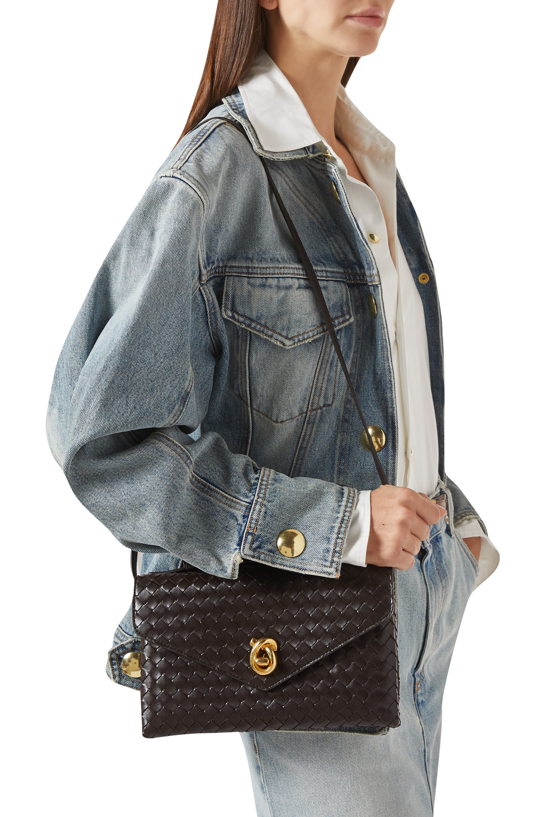 حقيبة كروس بقفل على شكل عقدة