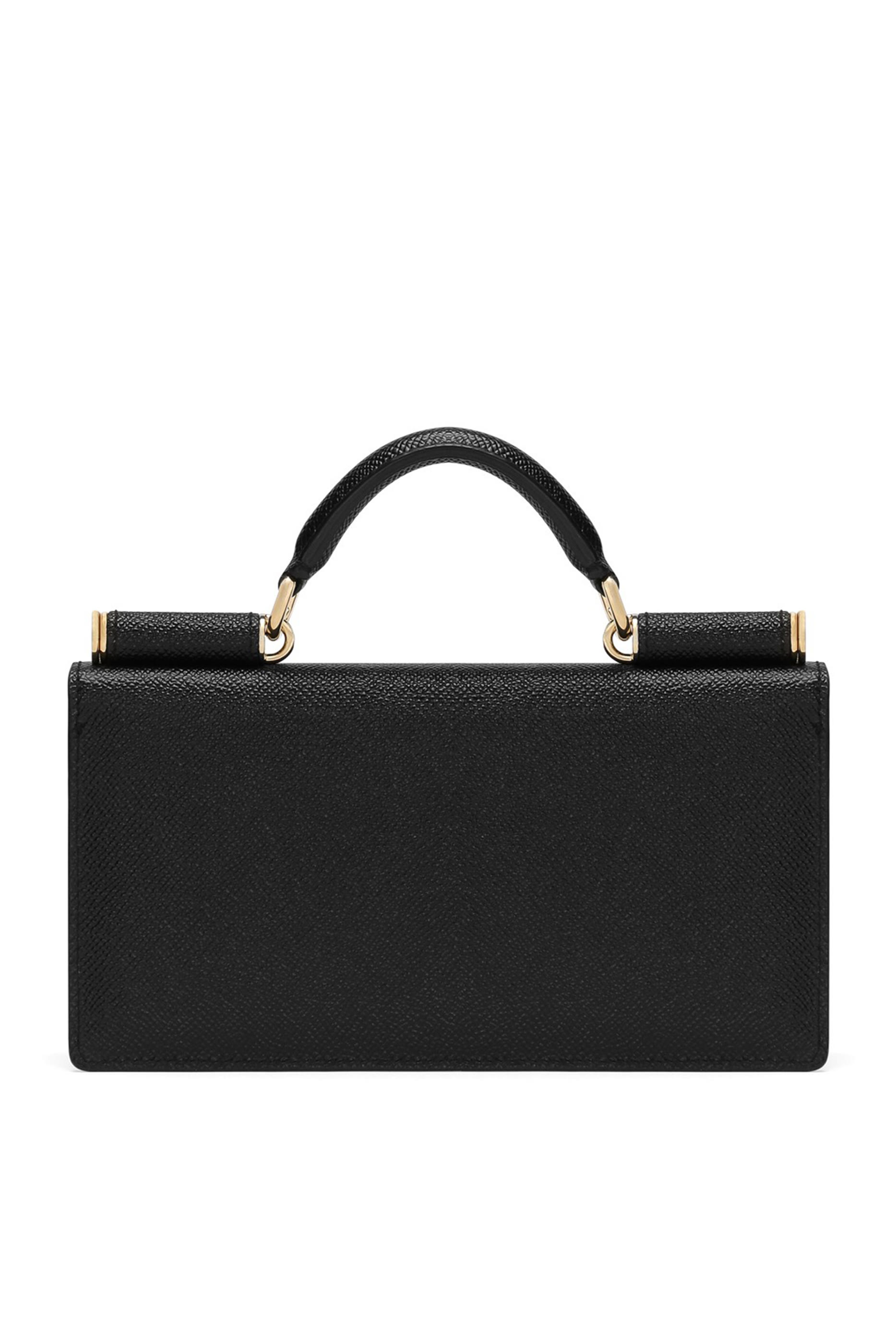 حقيبة صغيرة بشعار الماركة