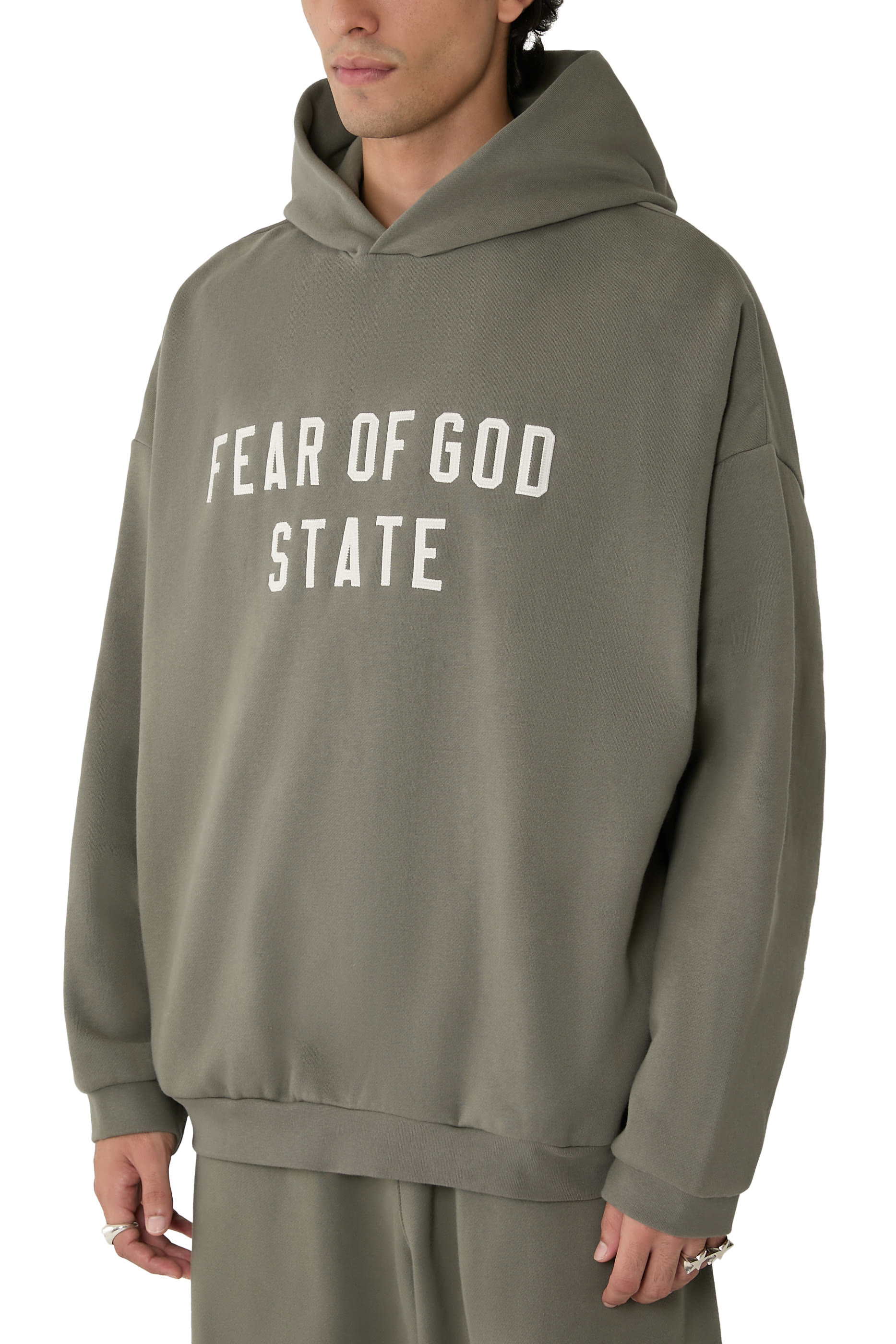 هودي بقصة مستوحاة من التسعينات صوف