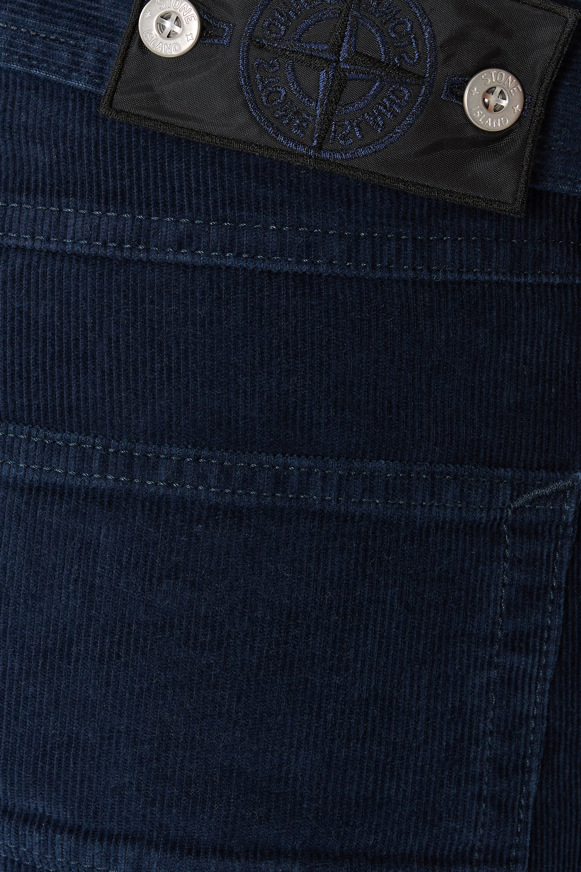 بنطال جينز بقصة مستقيمة دنيم