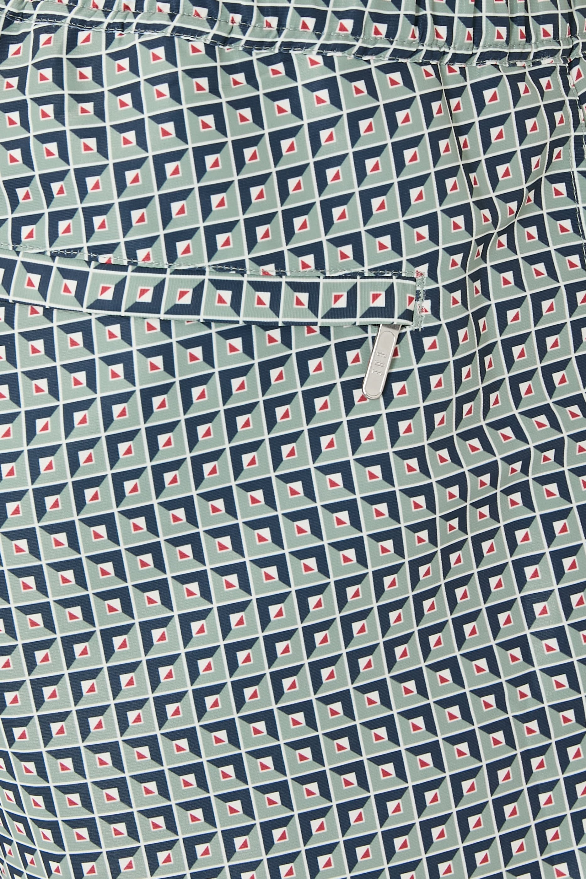 شورت سباحة تيسيرا بقصة ضيقة