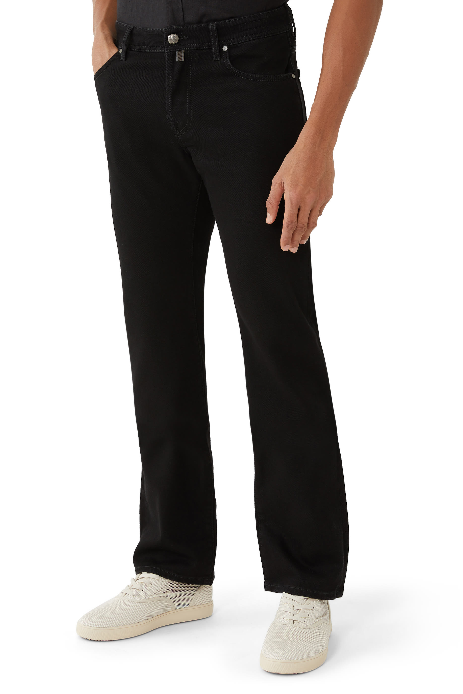 بنطال جينز بقصة ساق مستقيمة